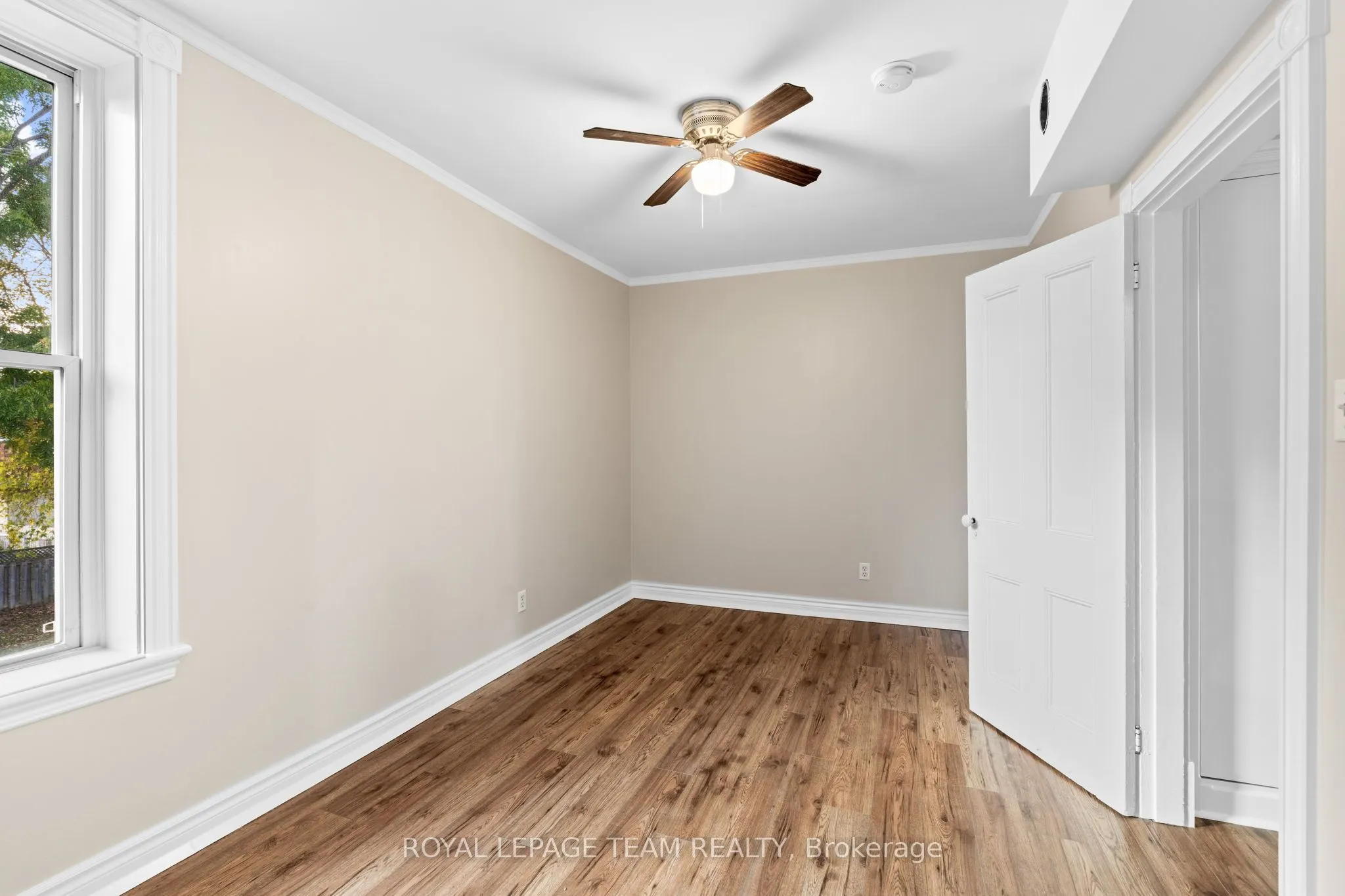 258 JOHN Street N, #2