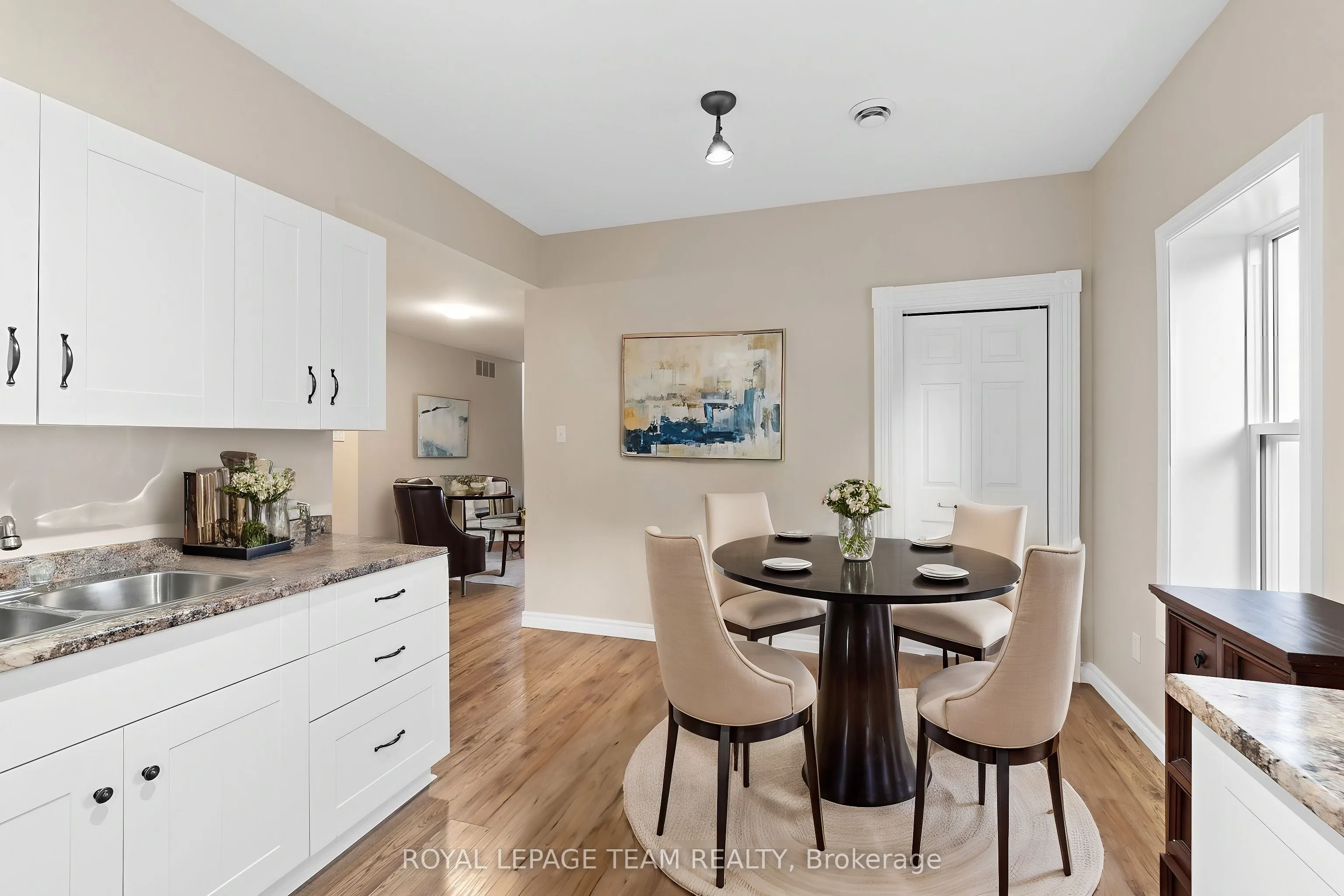 258 JOHN Street N, #2