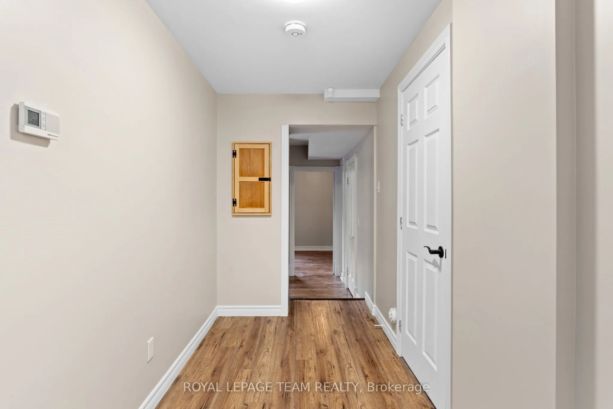 258 JOHN Street N, #2