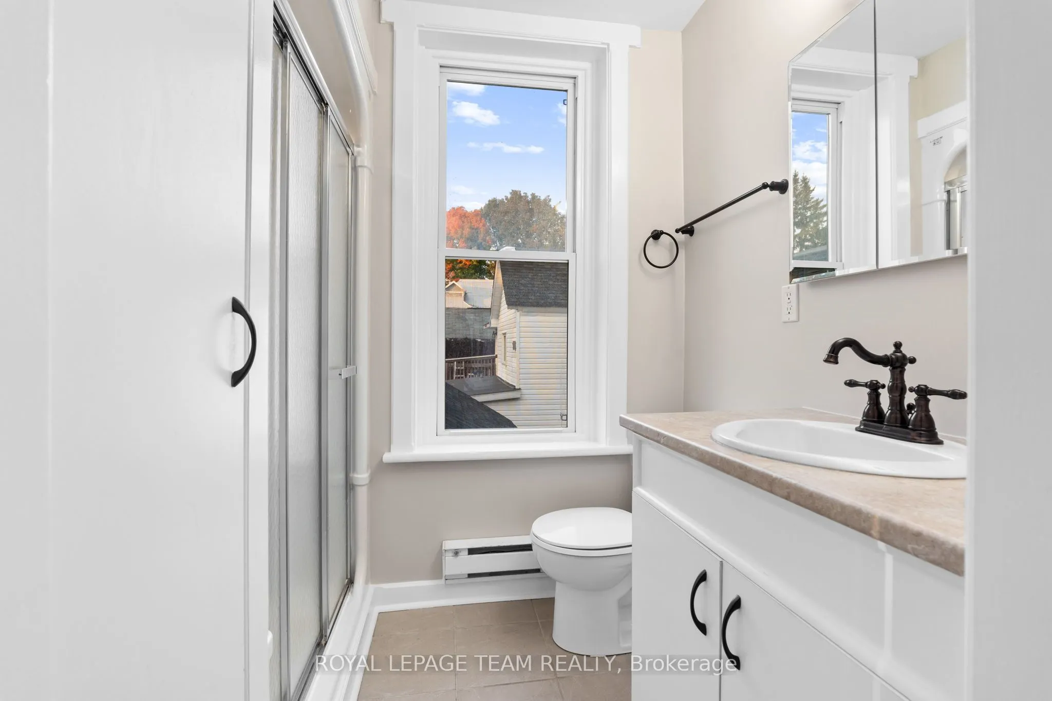 258 JOHN Street N, #2