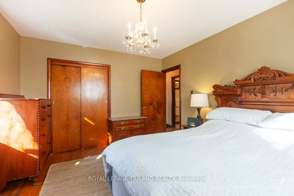 749 Commissioners Road W