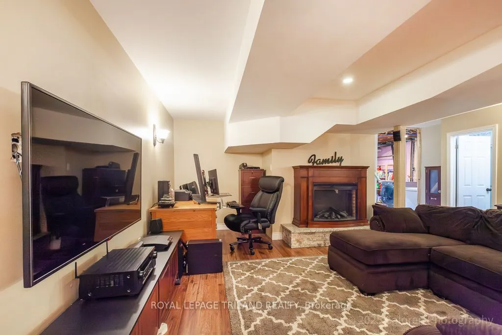 749 Commissioners Road W