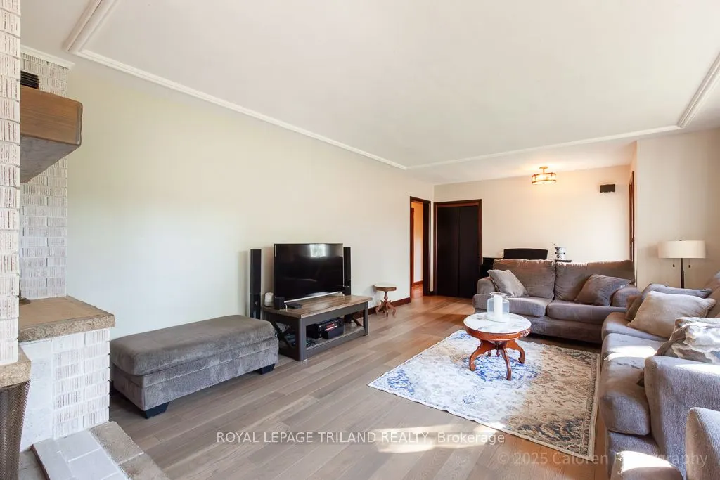 749 Commissioners Road W