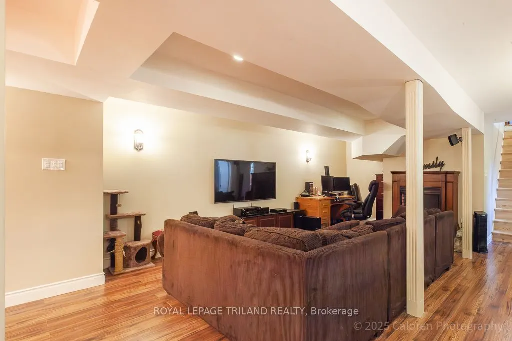 749 Commissioners Road W