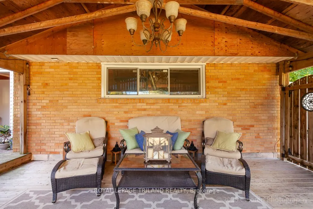 749 Commissioners Road W