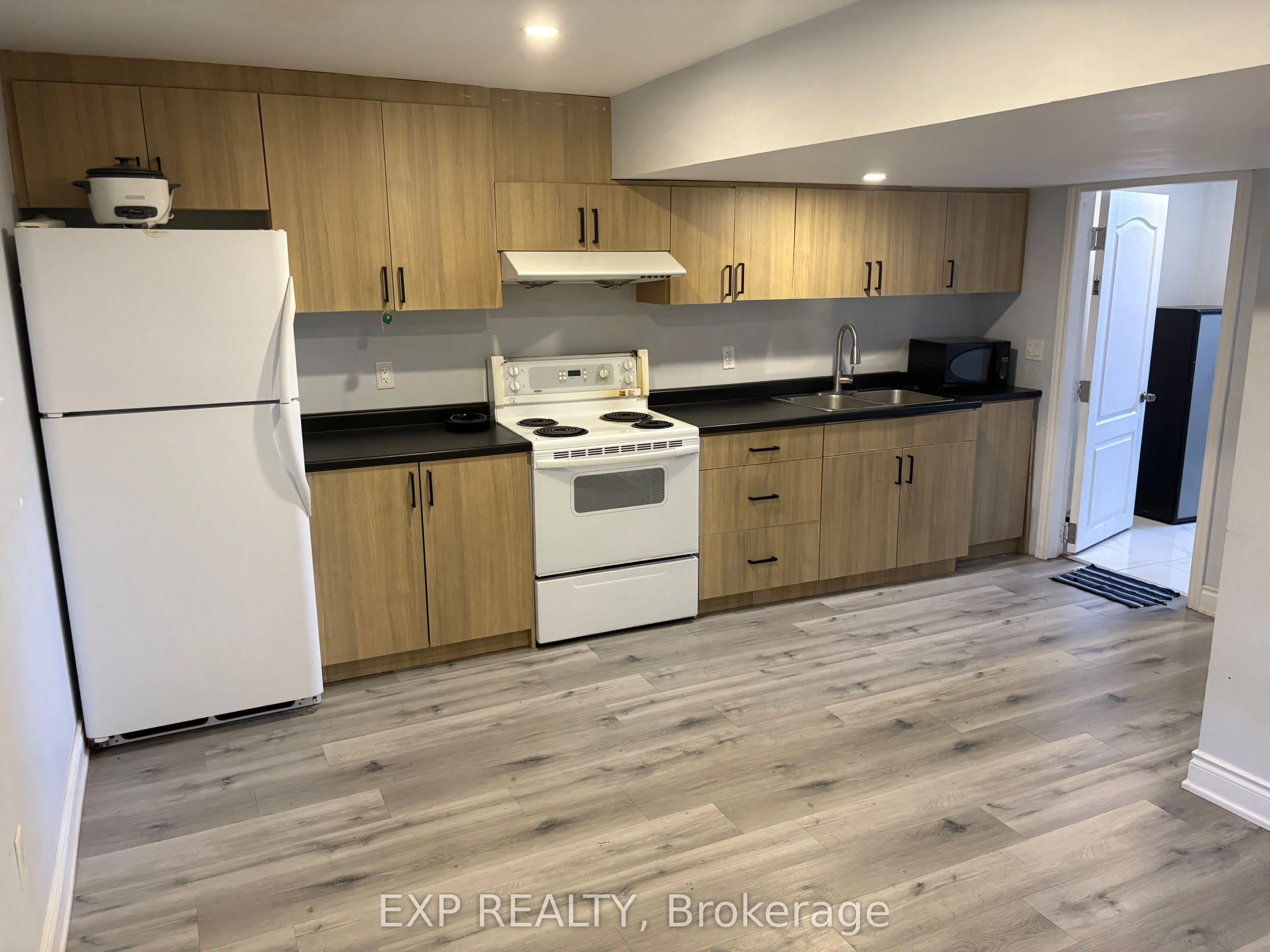 1445 Dyer Crescent N, #Lower