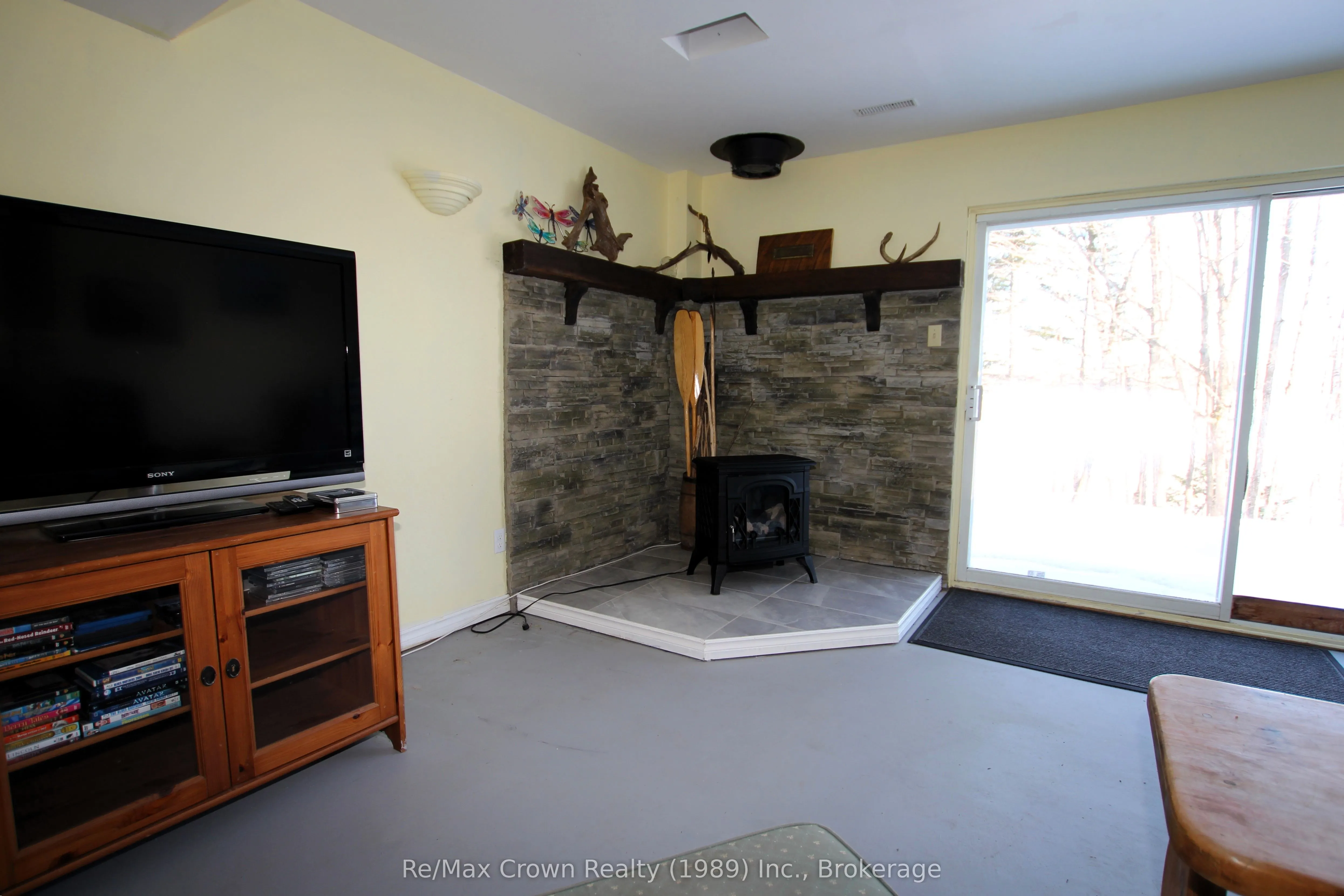 242 Everett Drive