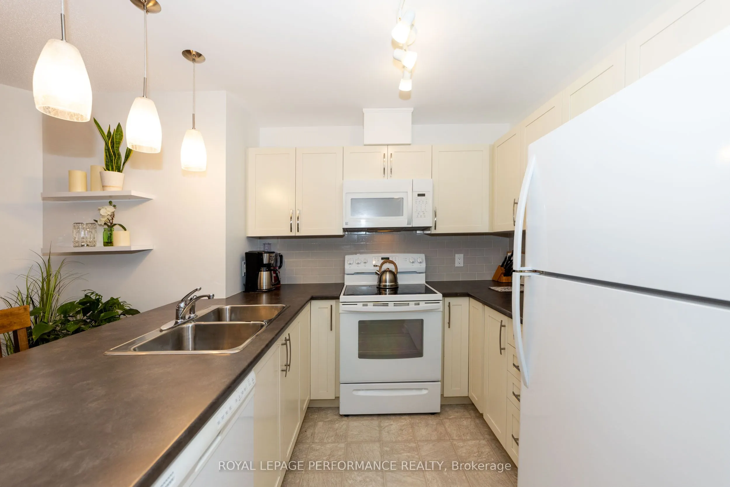 141 Potts Private, #211