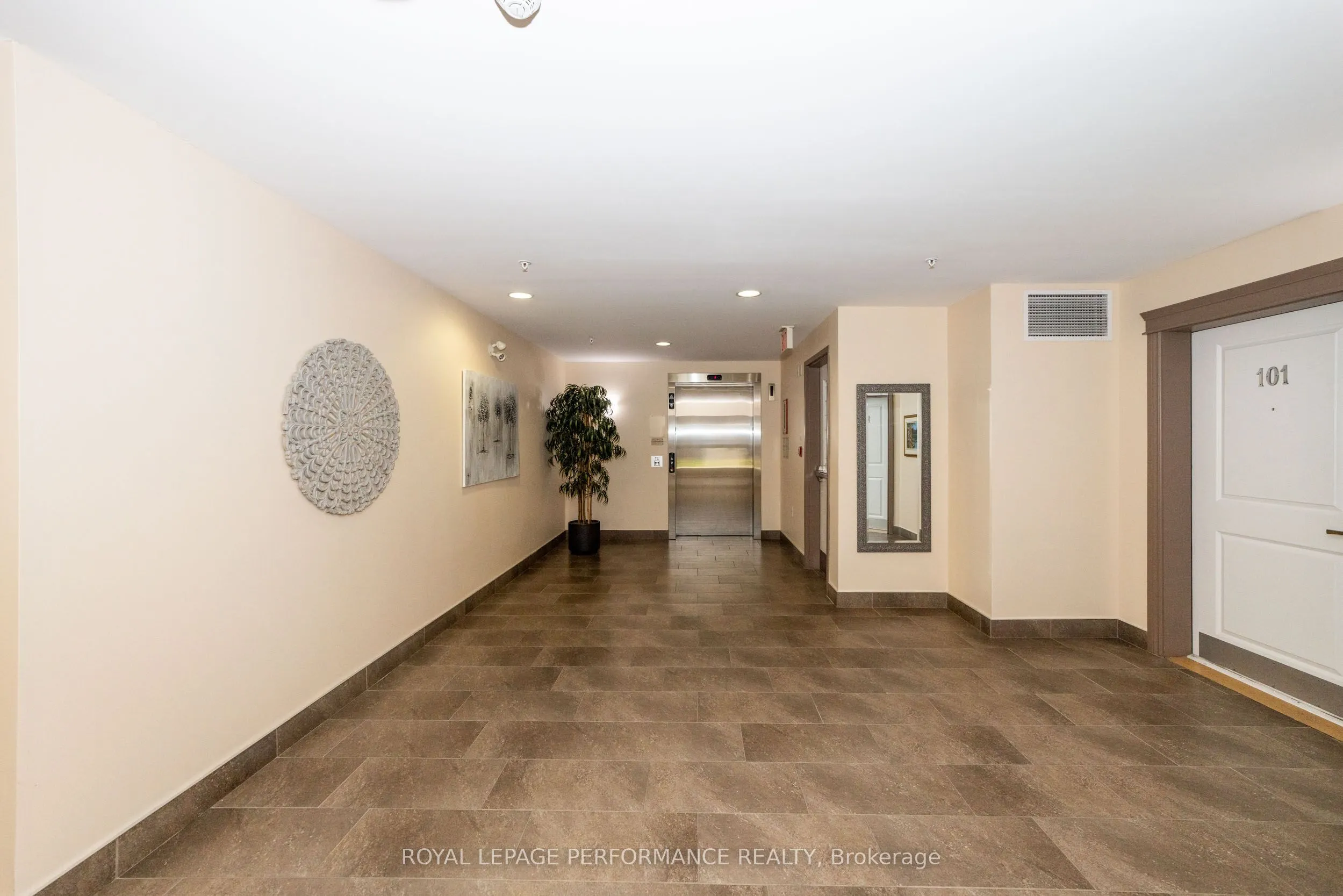 141 Potts Private, #211