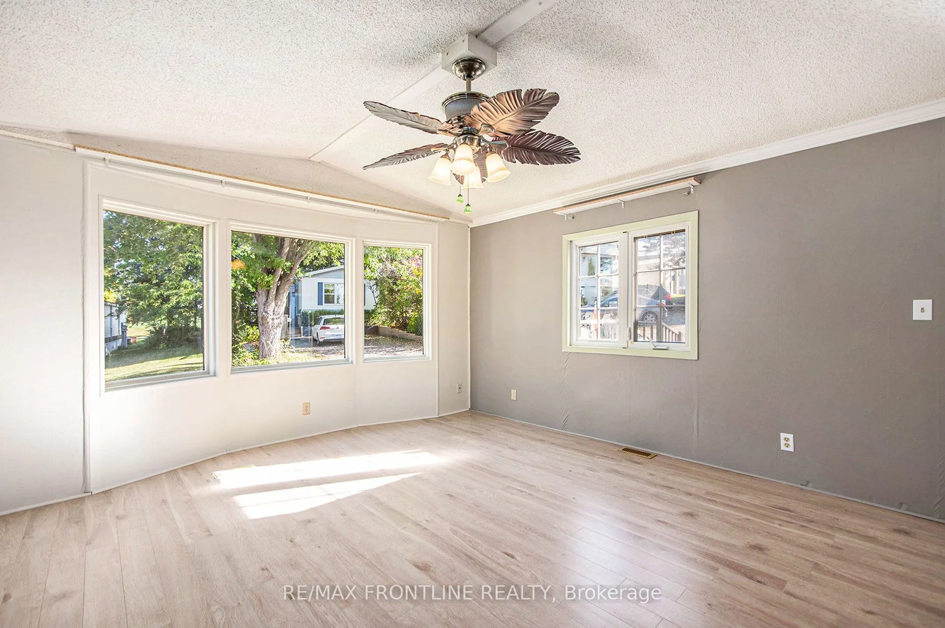 313 Acacia Road