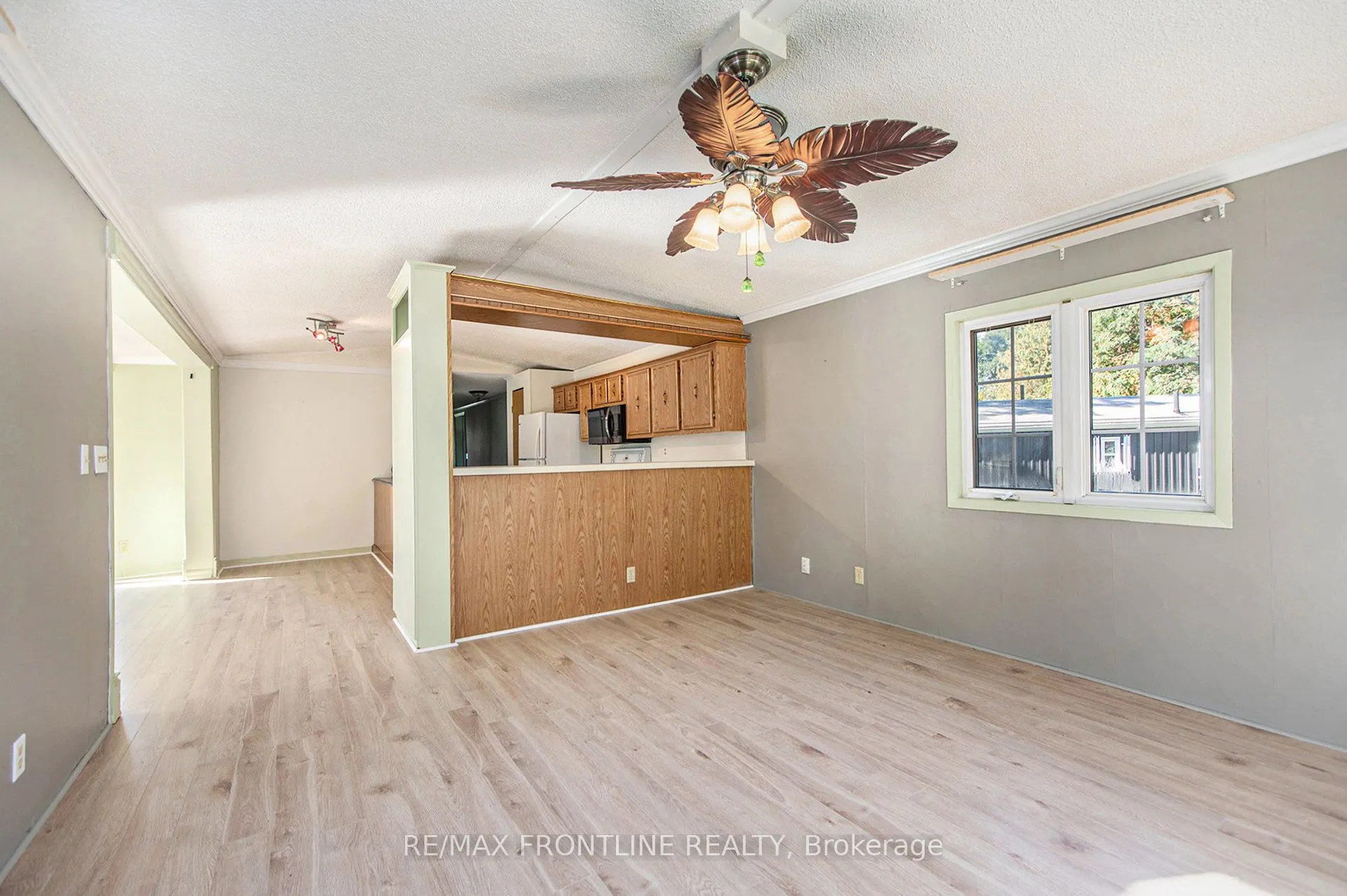313 Acacia Road