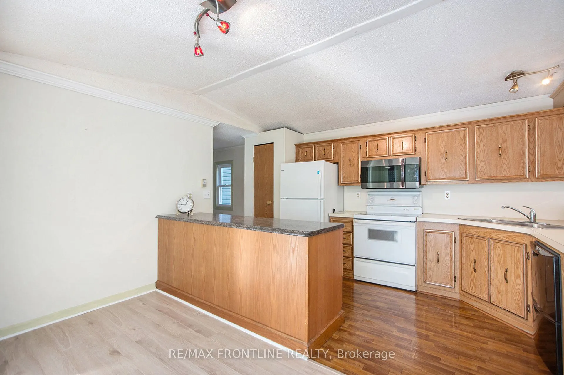 313 Acacia Road