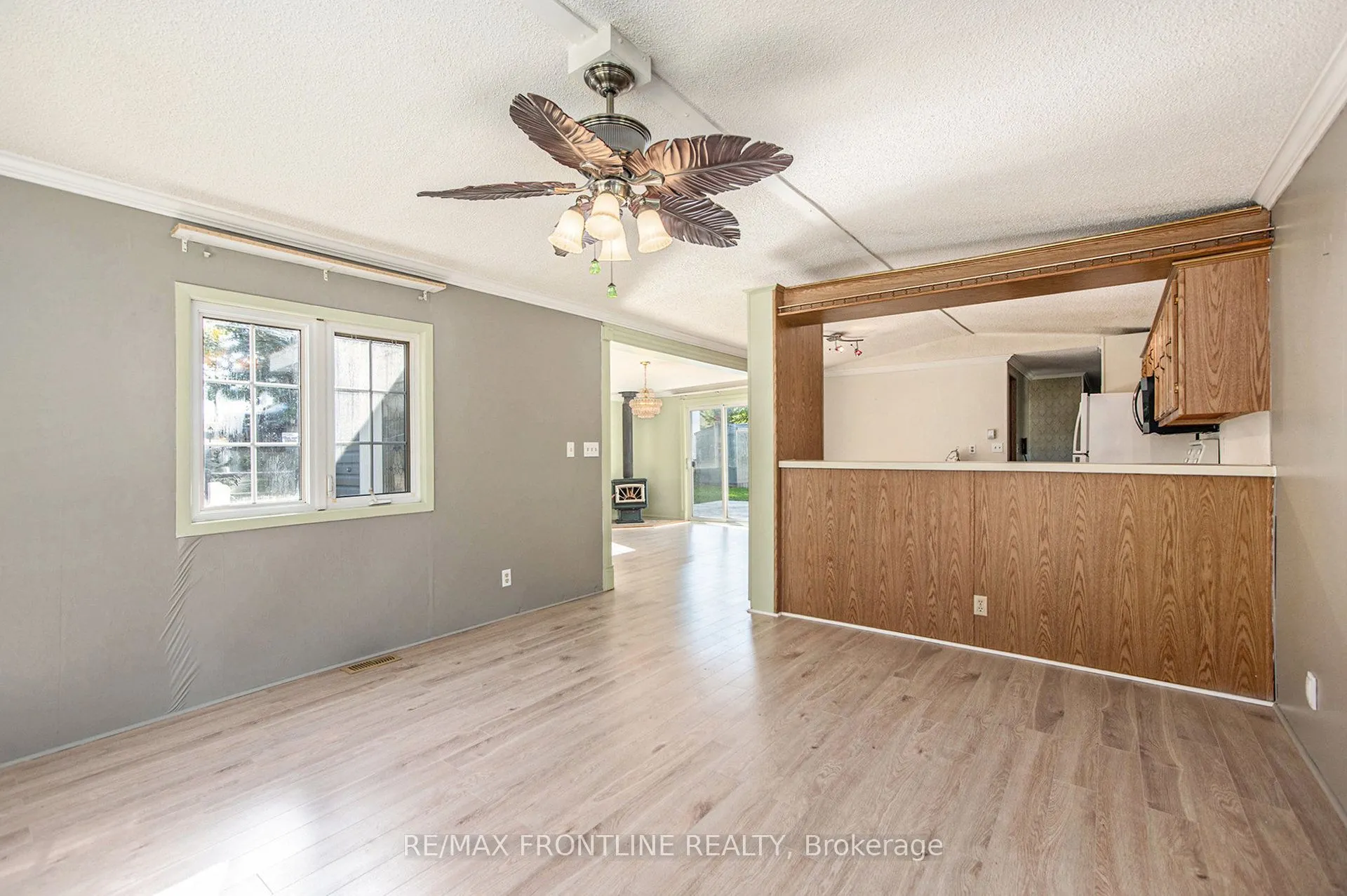 313 Acacia Road