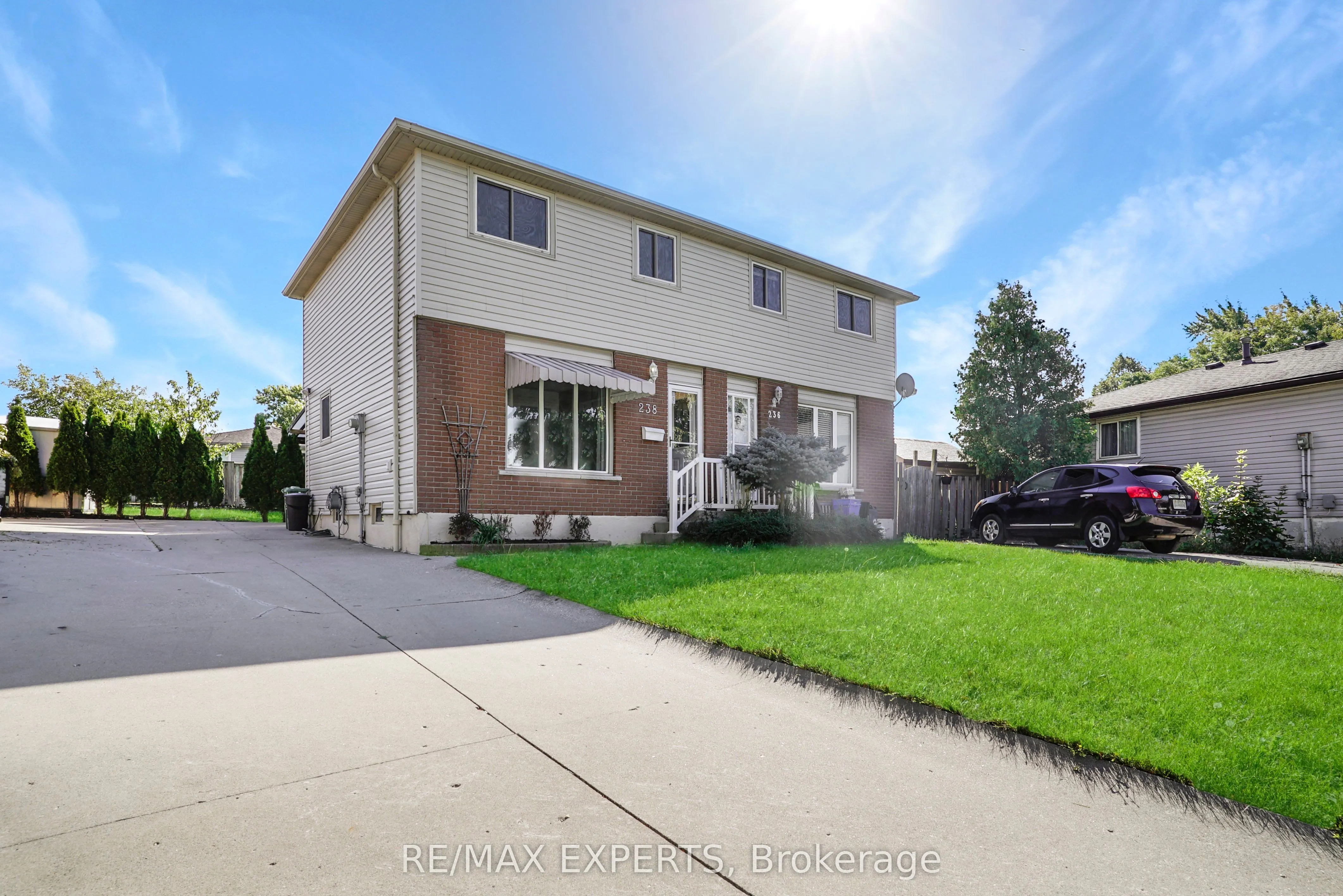 238 Lawnhurst Court