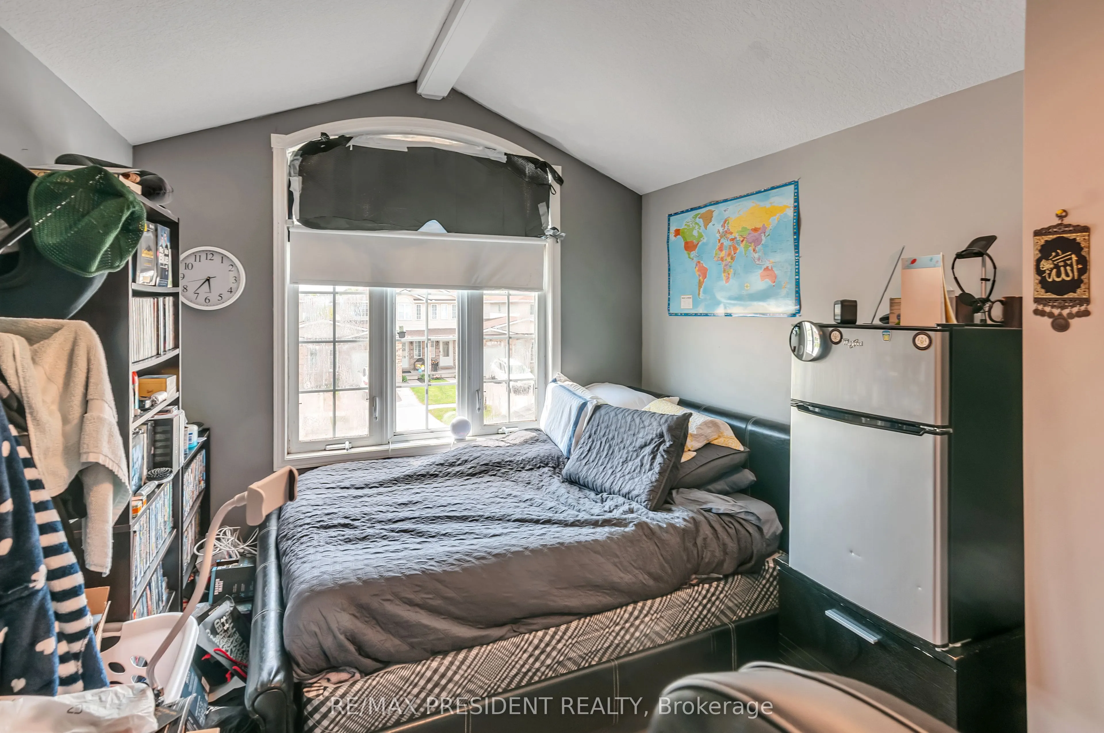 31 Chester Drive N