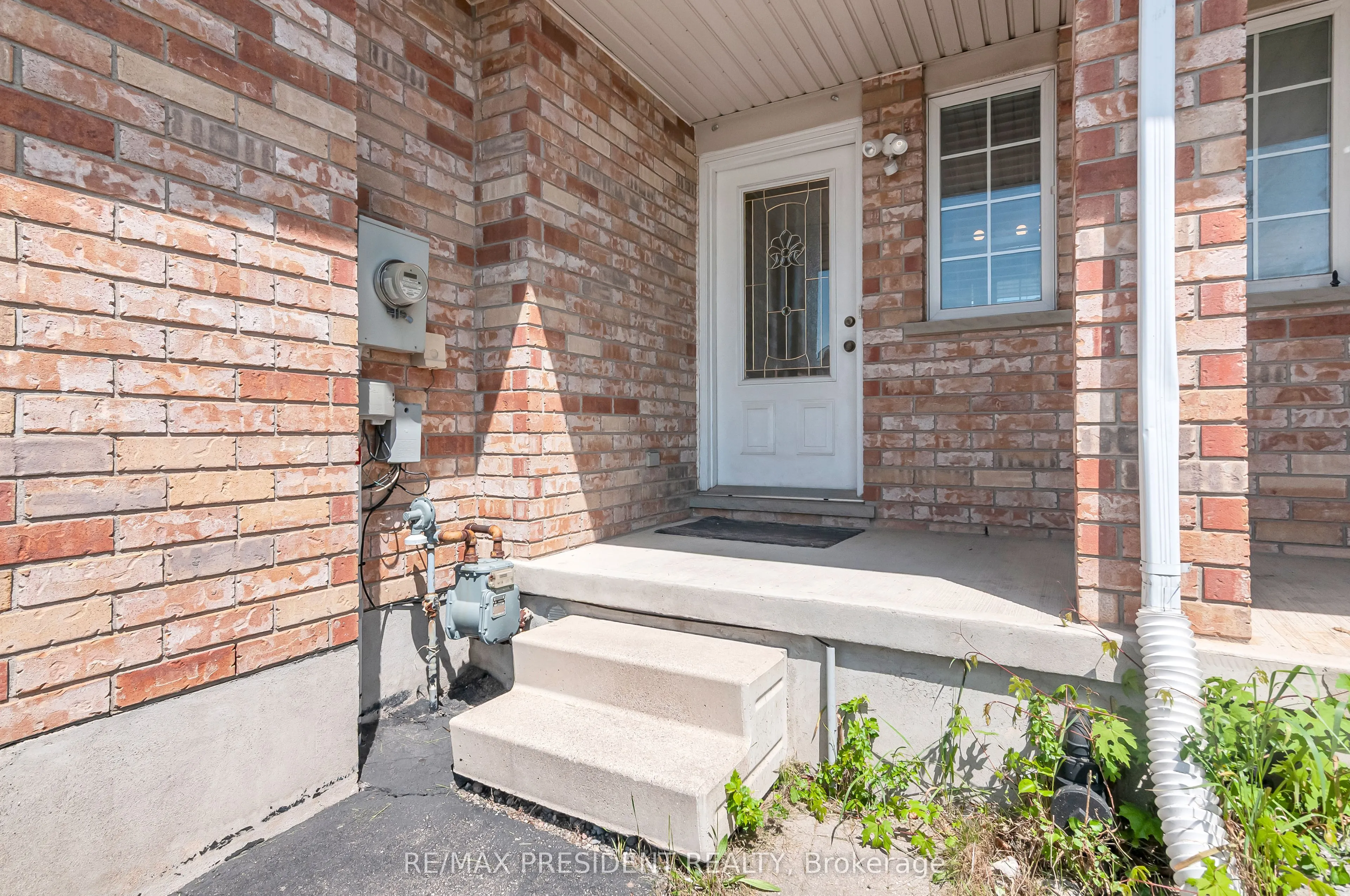 31 Chester Drive N