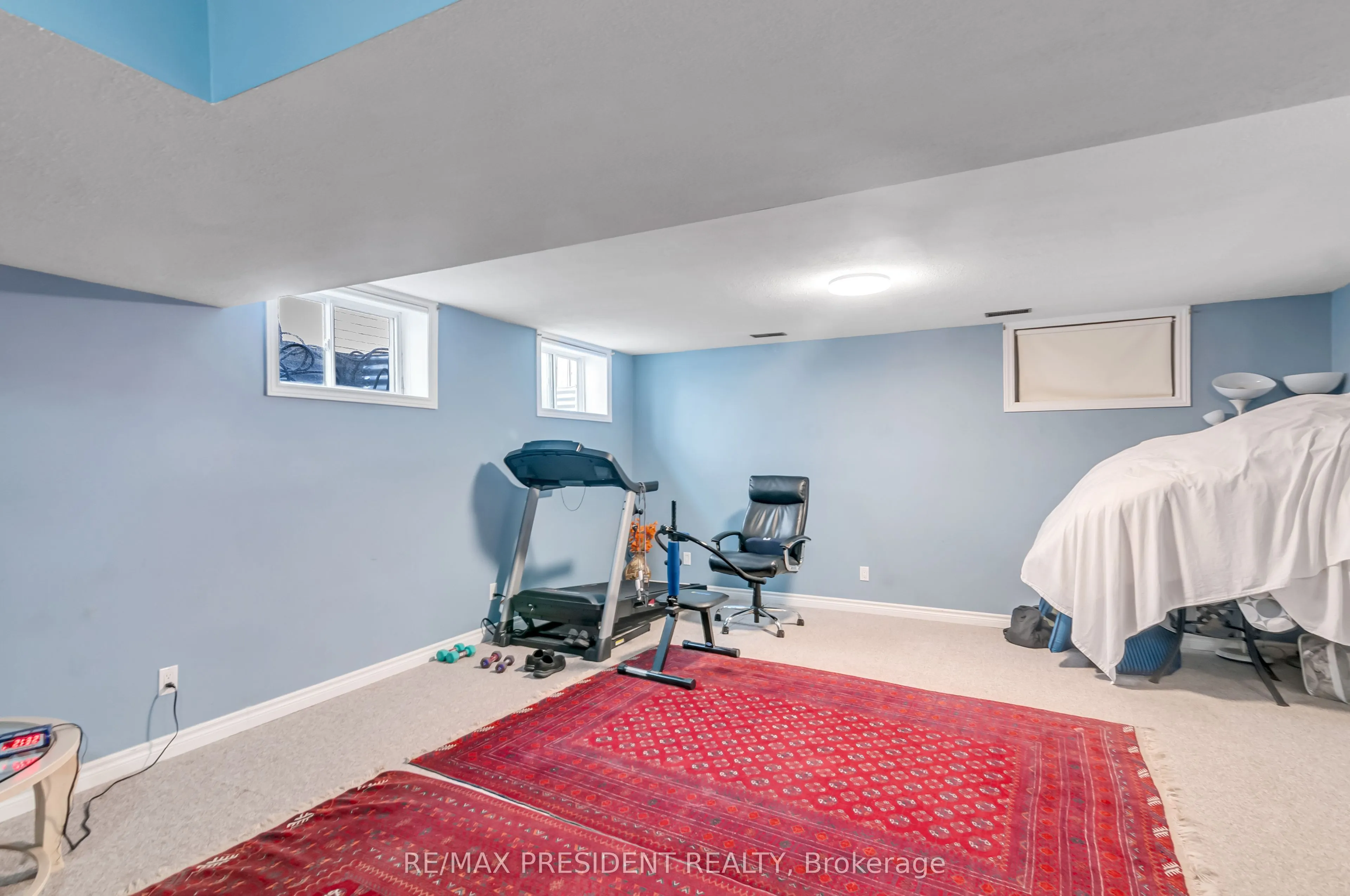 31 Chester Drive N