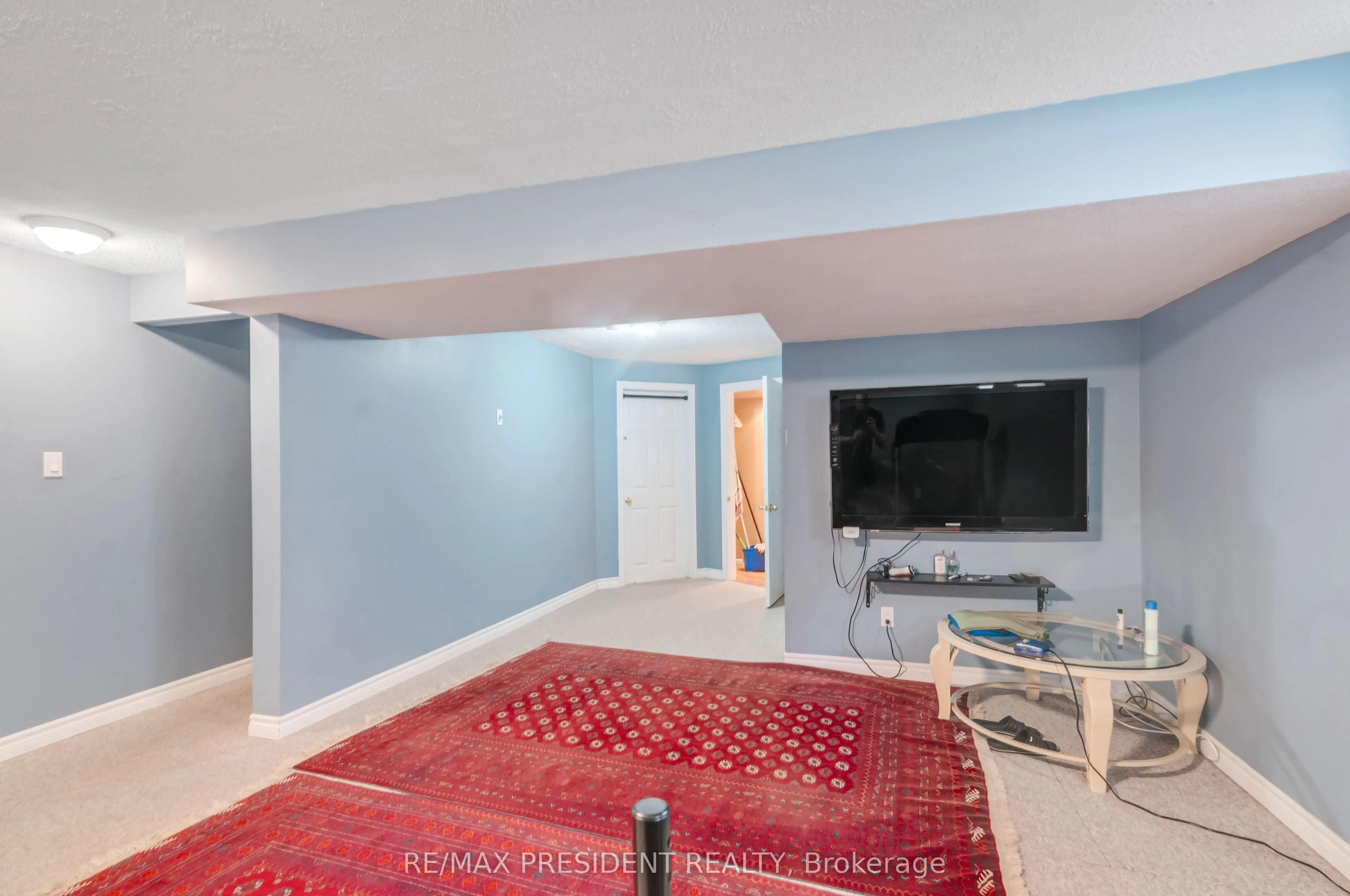 31 Chester Drive N