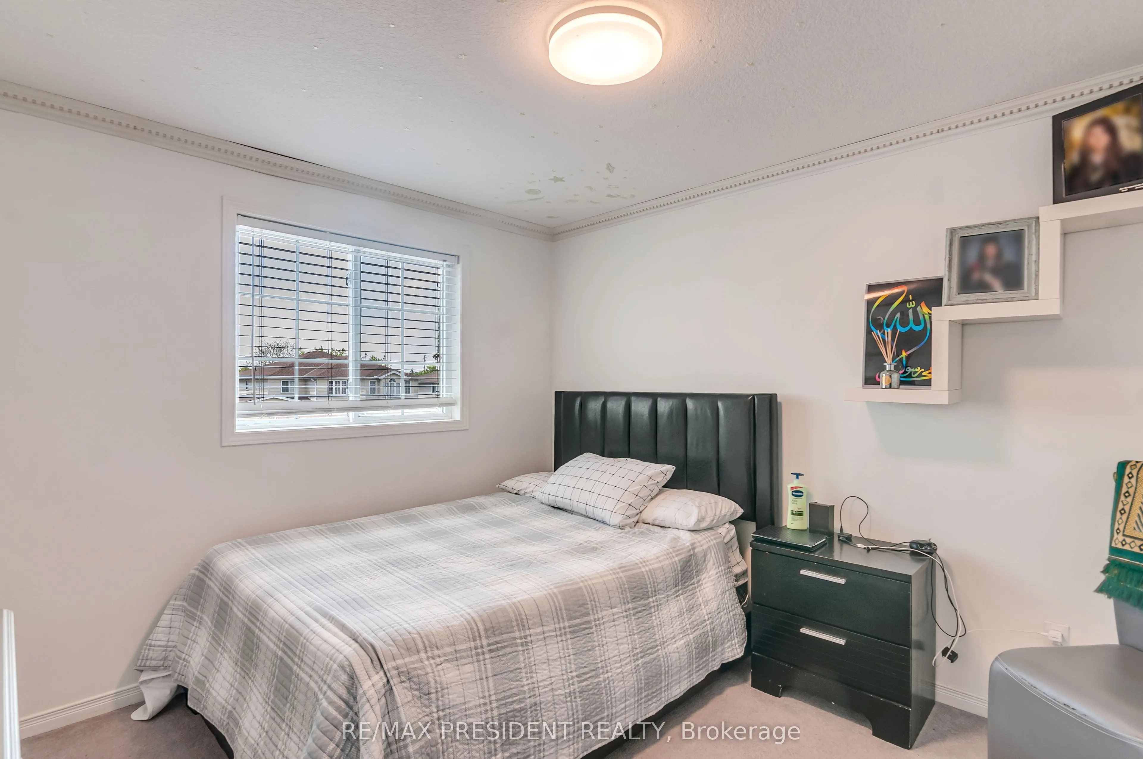 31 Chester Drive N