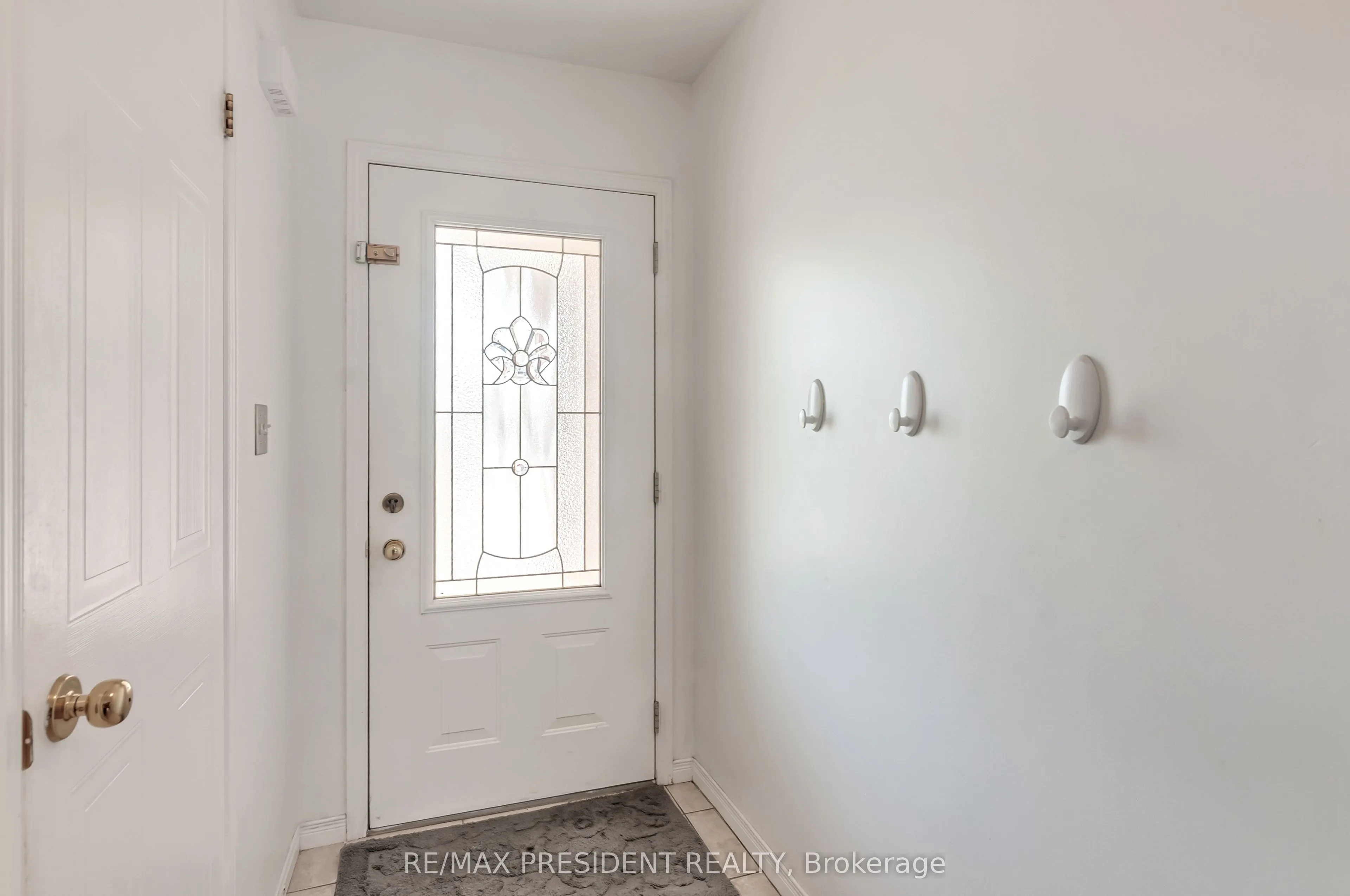 31 Chester Drive N