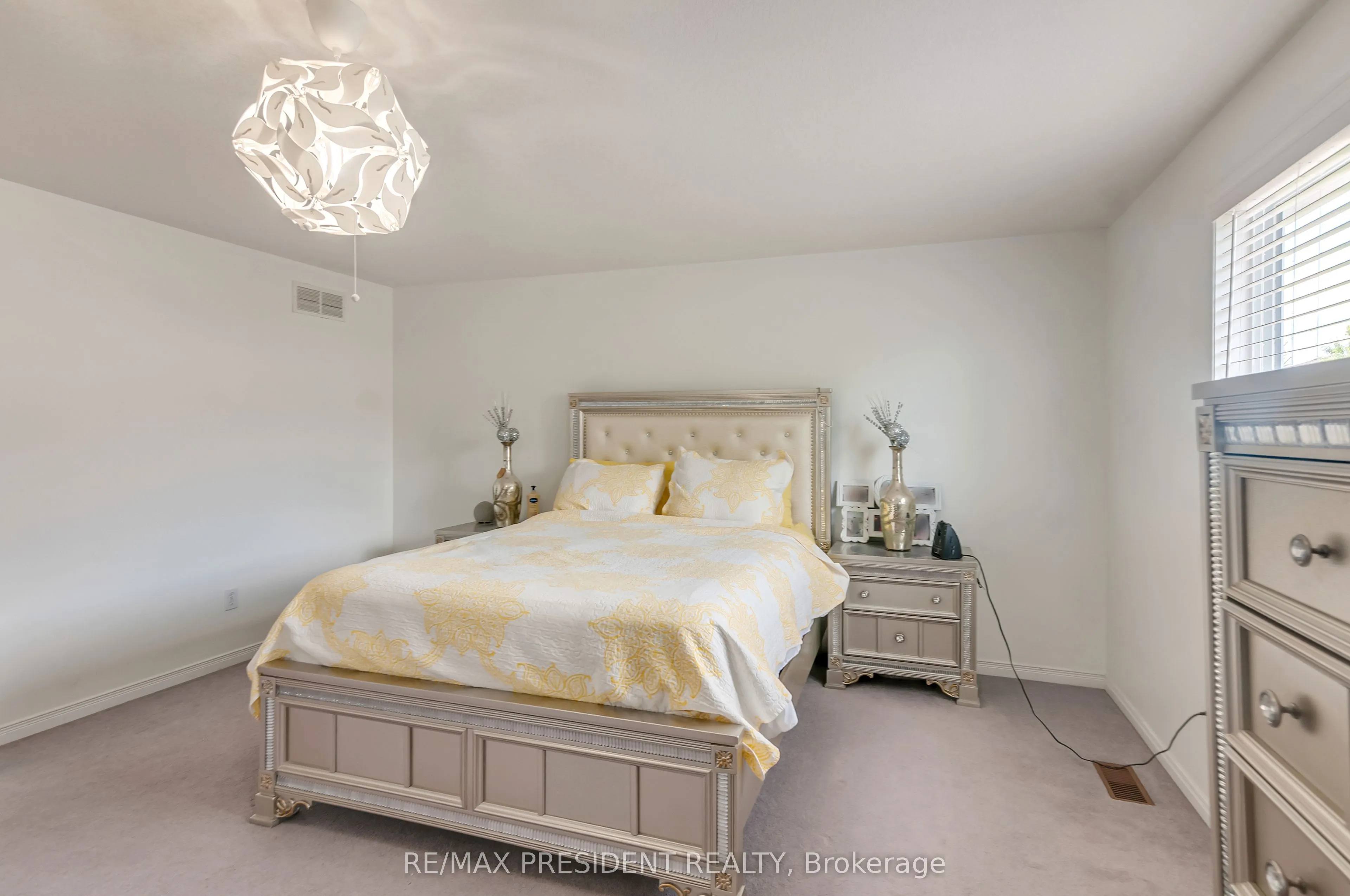 31 Chester Drive N