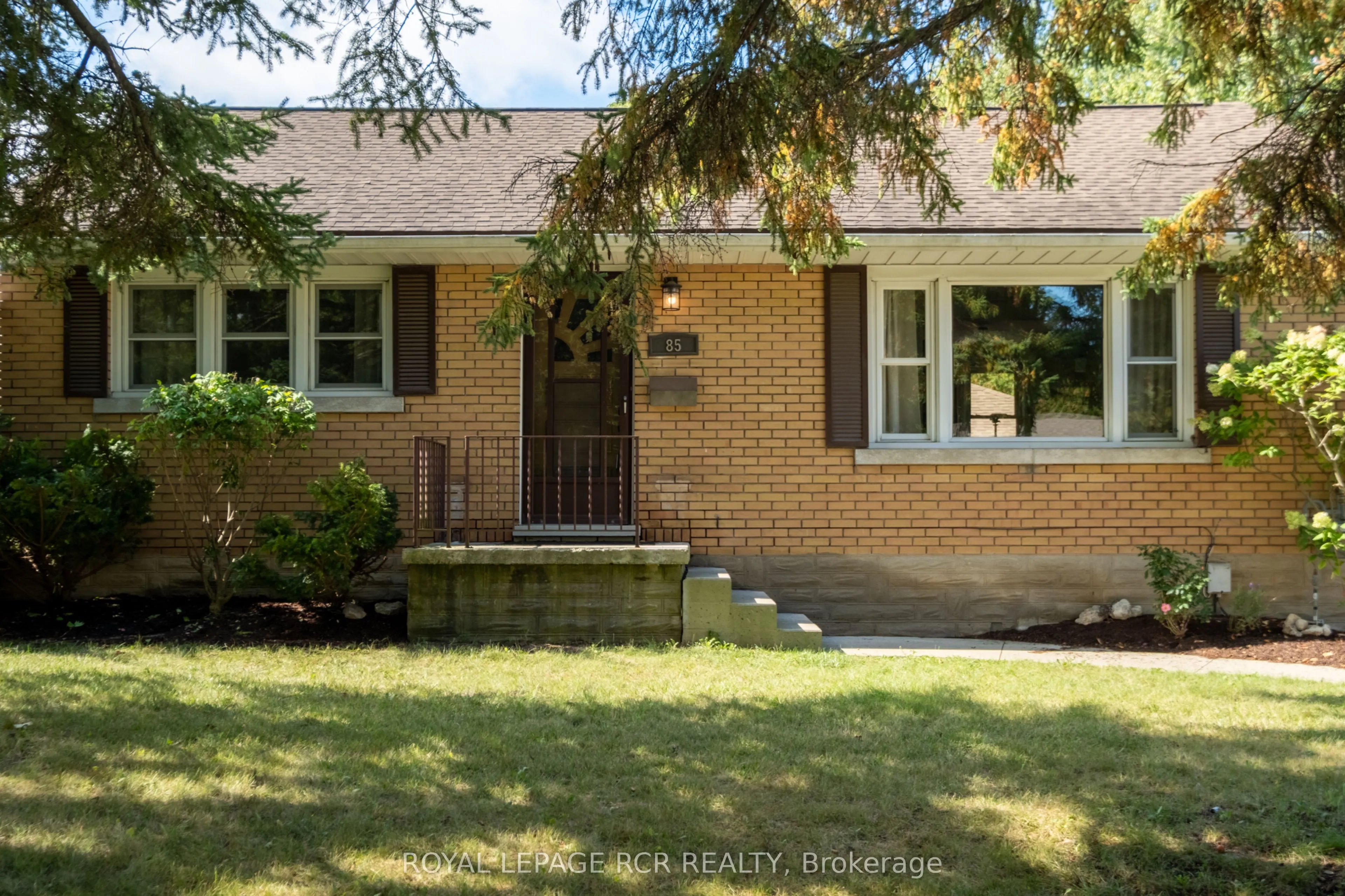 85 Ellis Crescent S