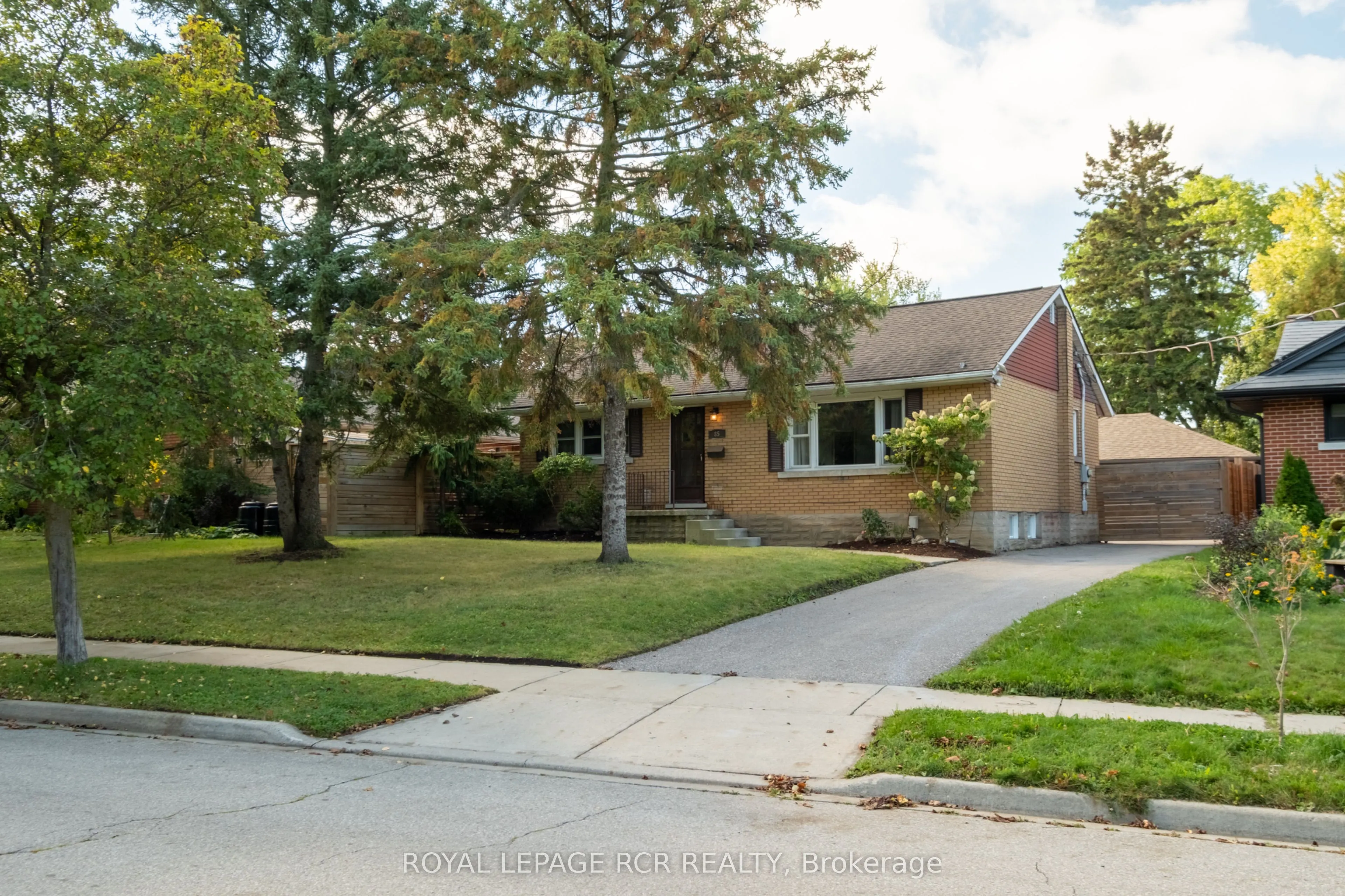 85 Ellis Crescent S