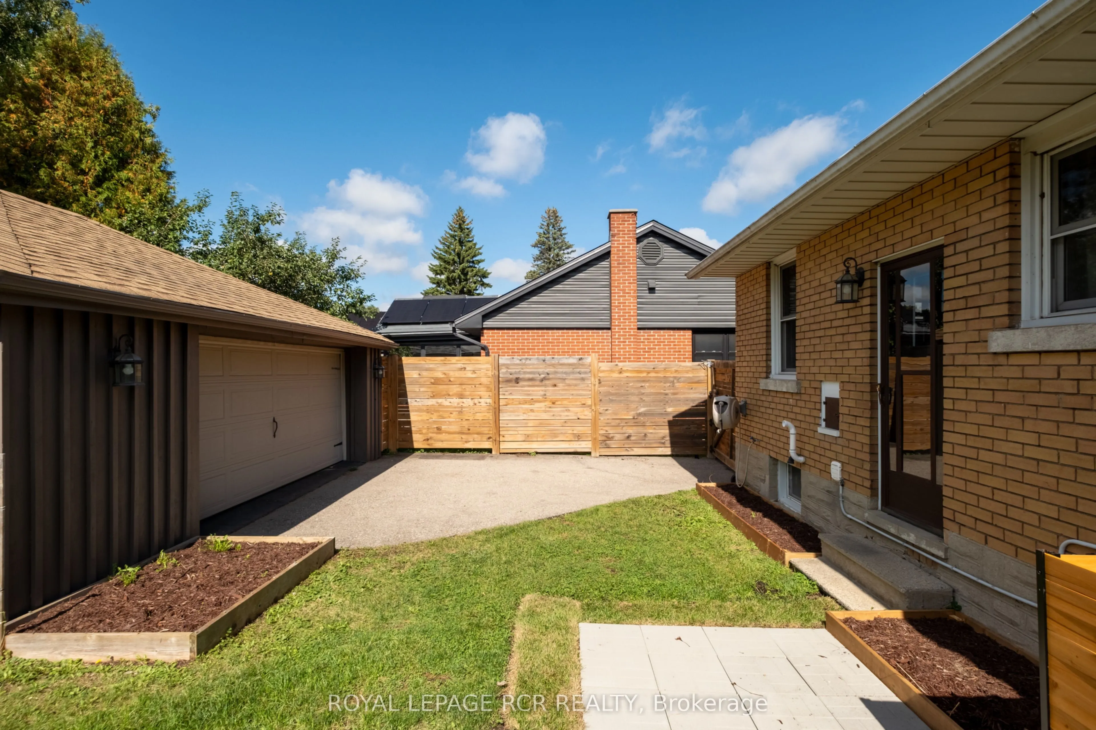 85 Ellis Crescent S