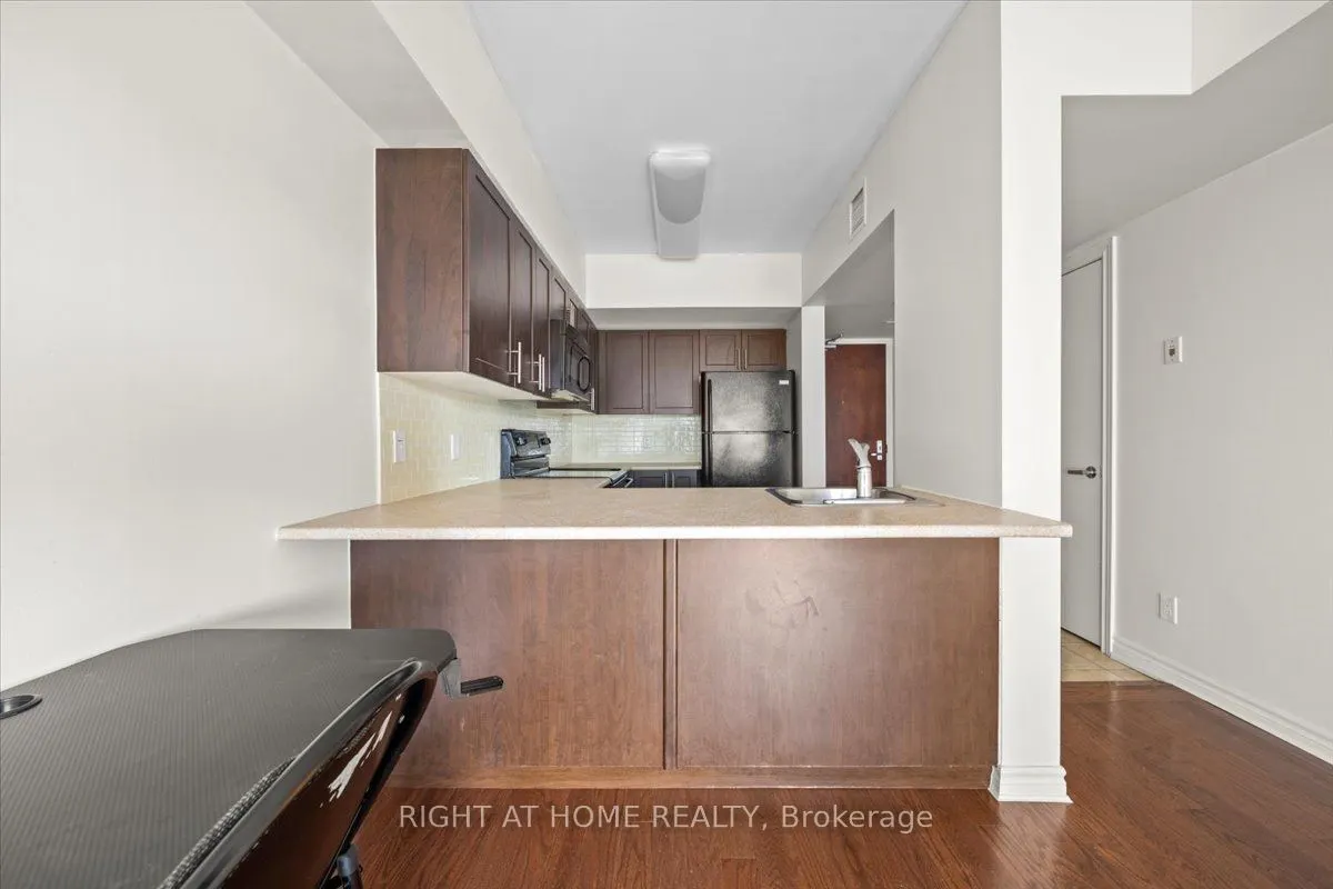 234 RIDEAU Street, #2010