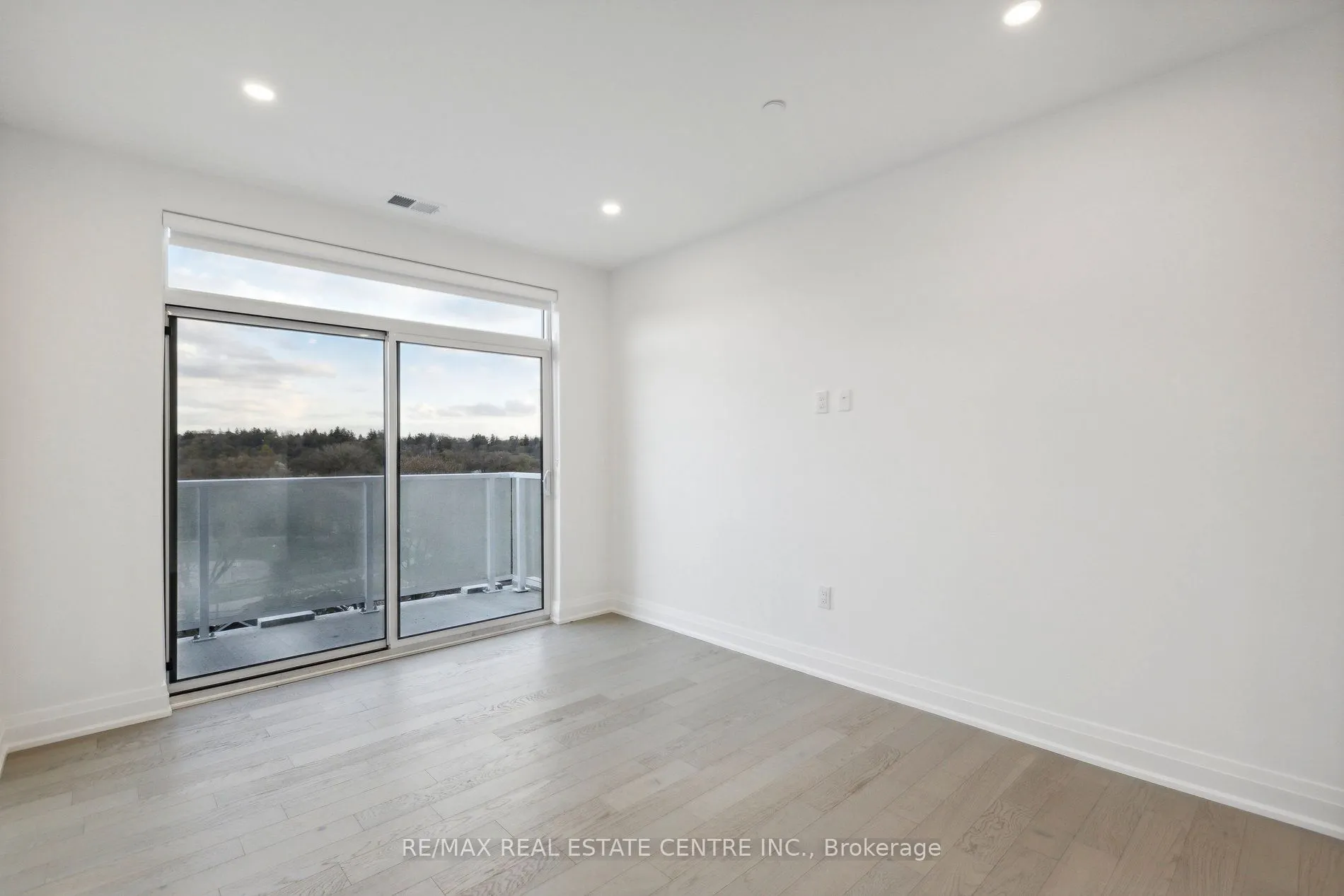 71 Wyndham Street S, #602