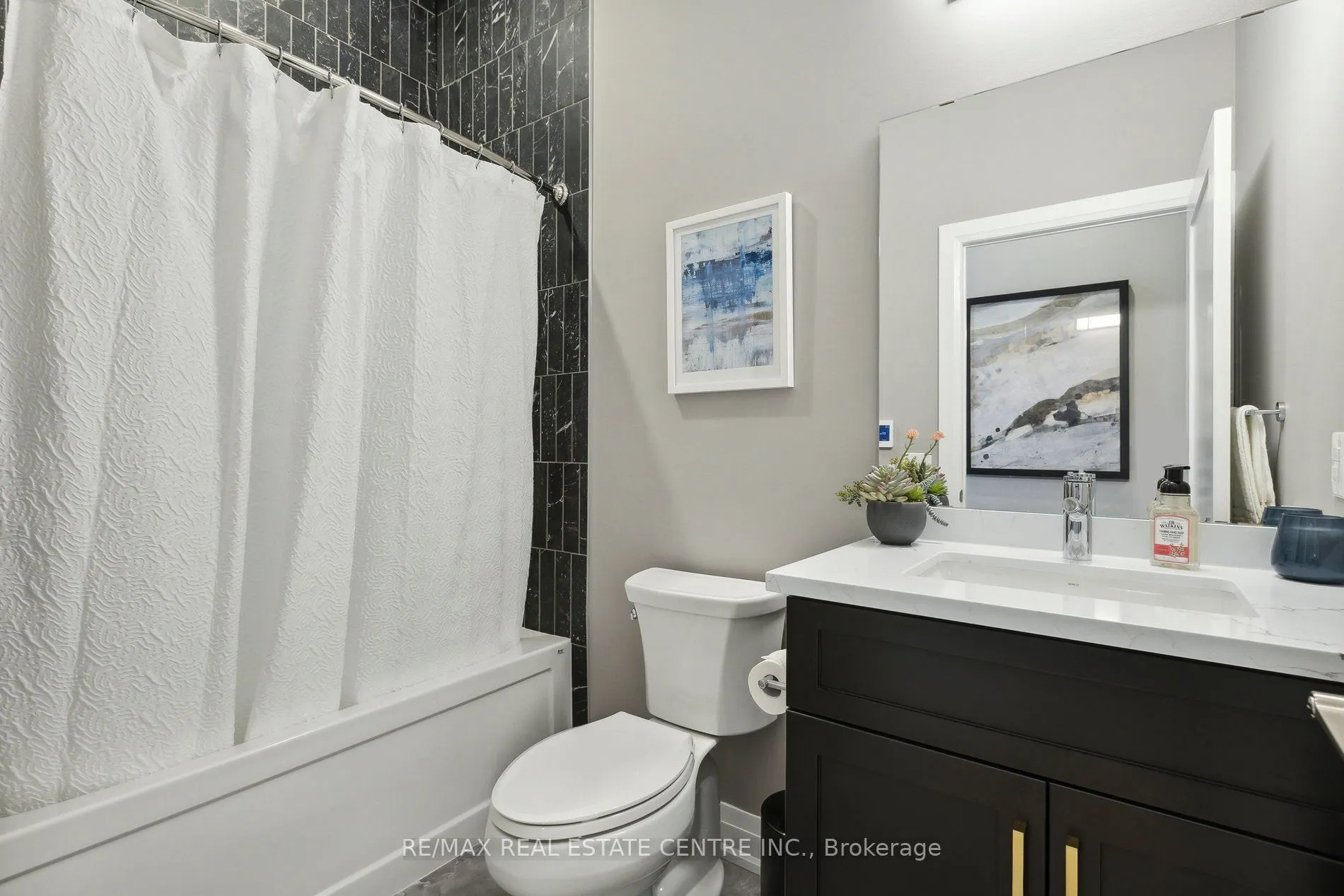 71 Wyndham Street S, #602