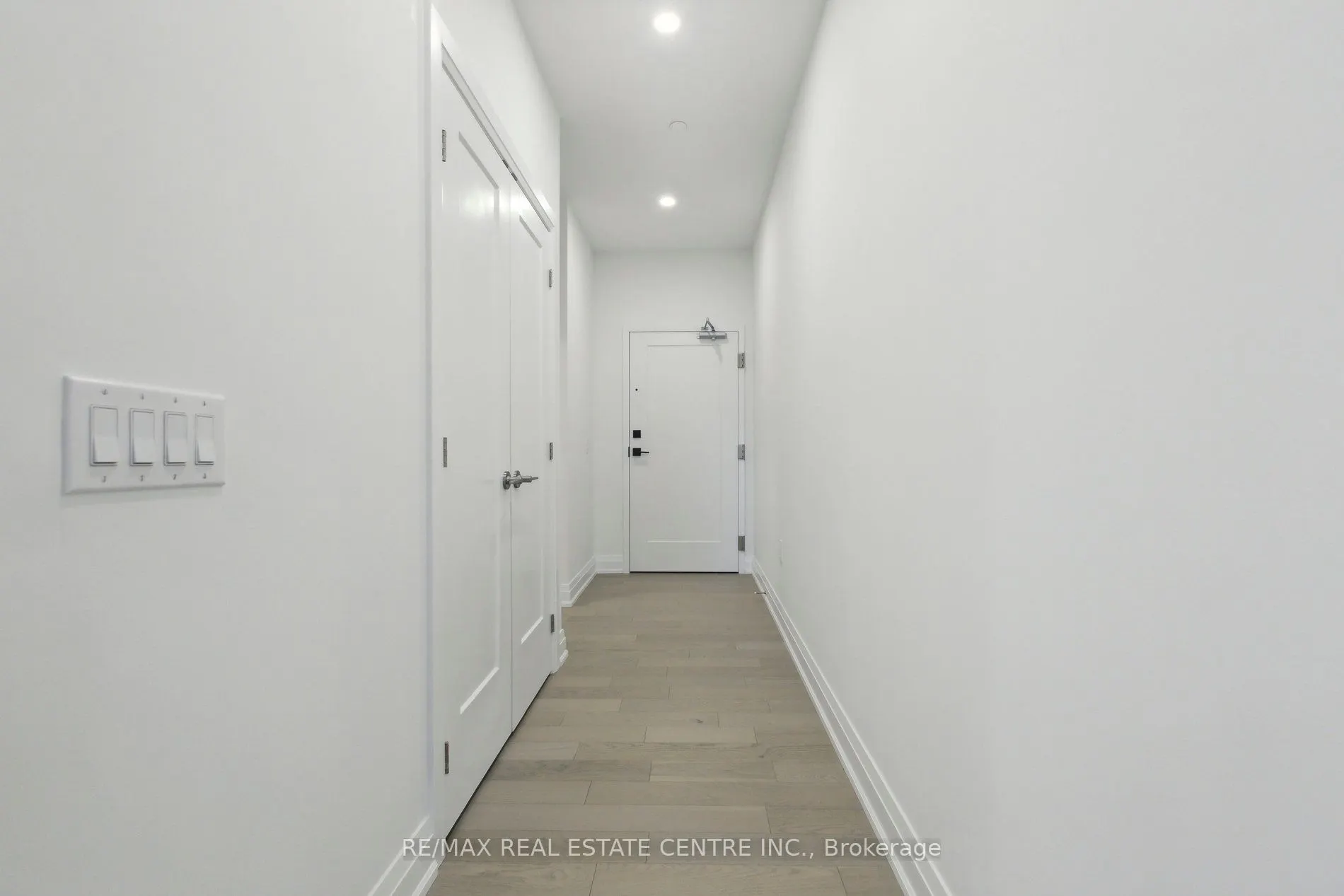 71 Wyndham Street S, #602