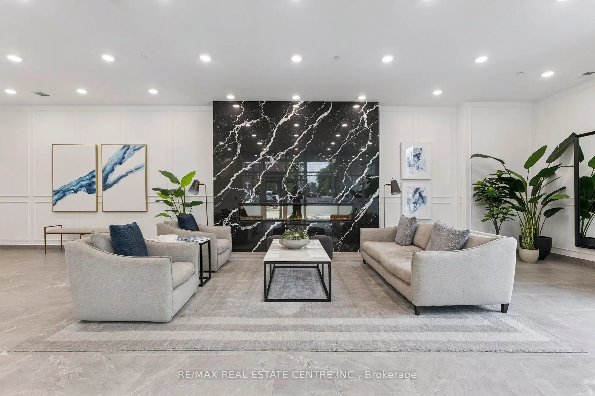 71 Wyndham Street S, #602