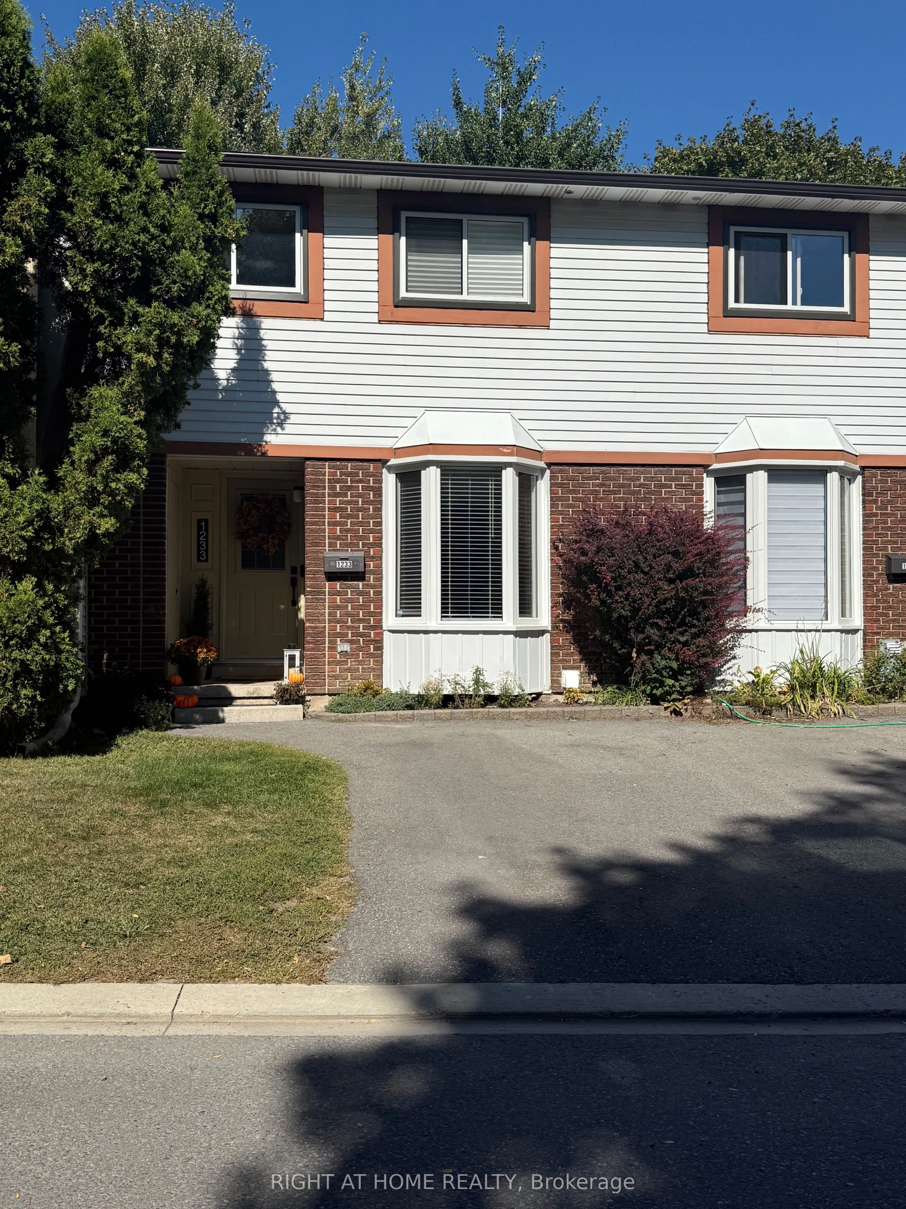 1013 Cloister Gardens, #52