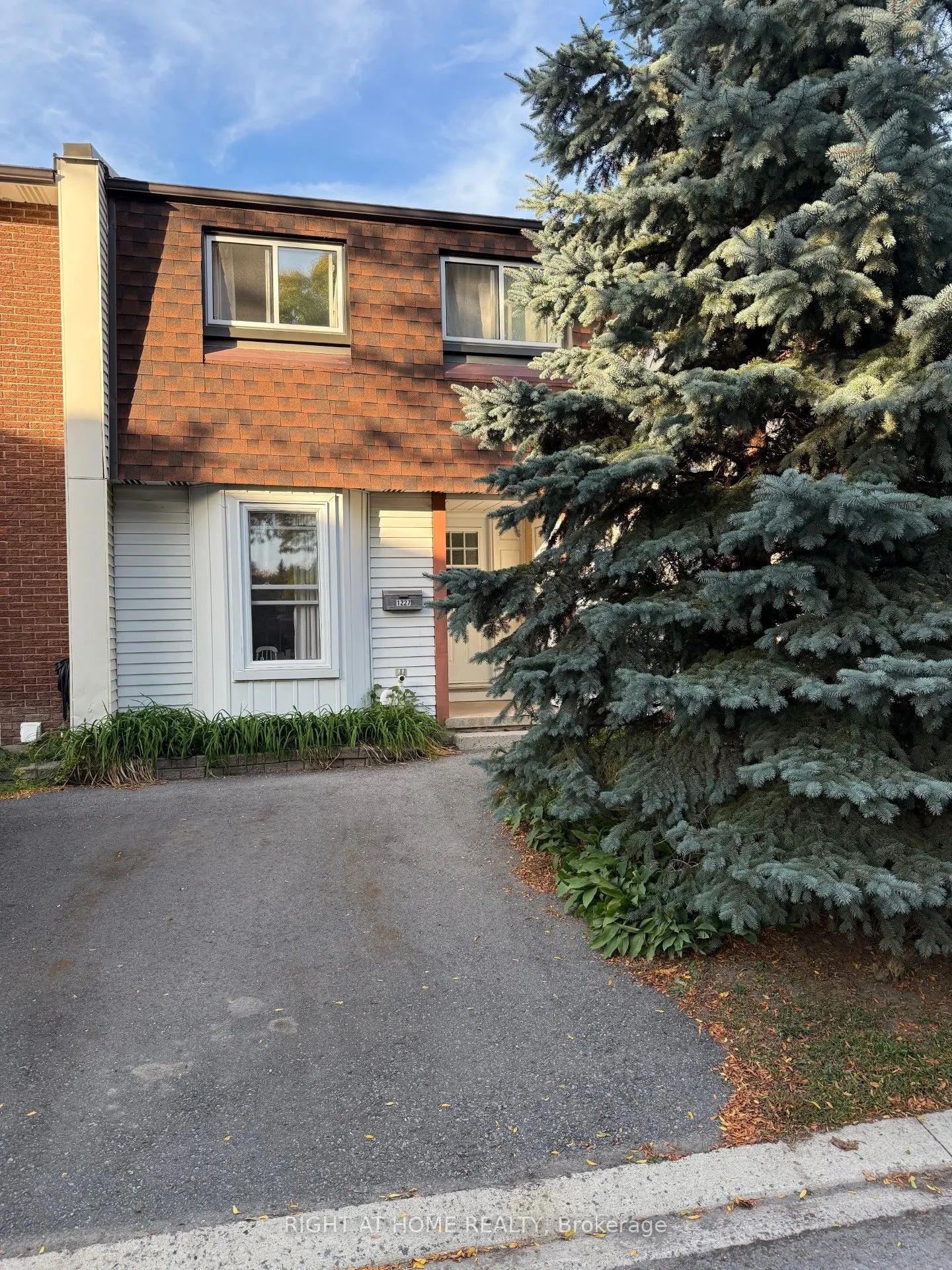 1227 Priory Lane, #28