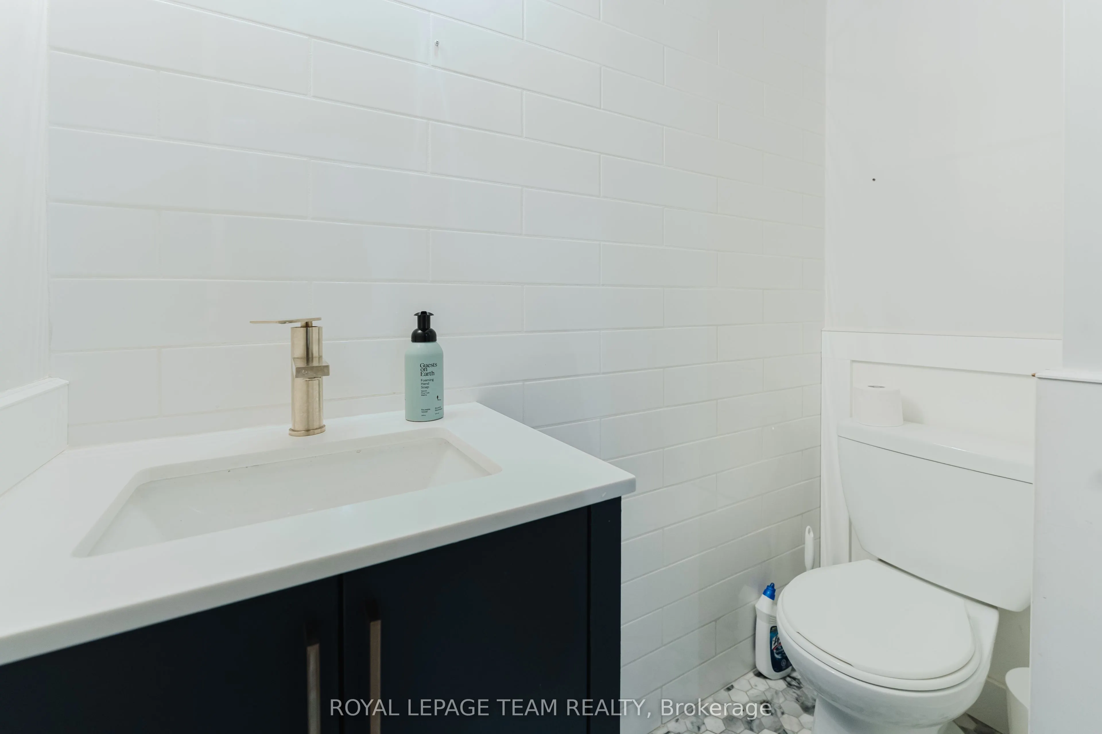 75 Elgin Street W, #Unit 7