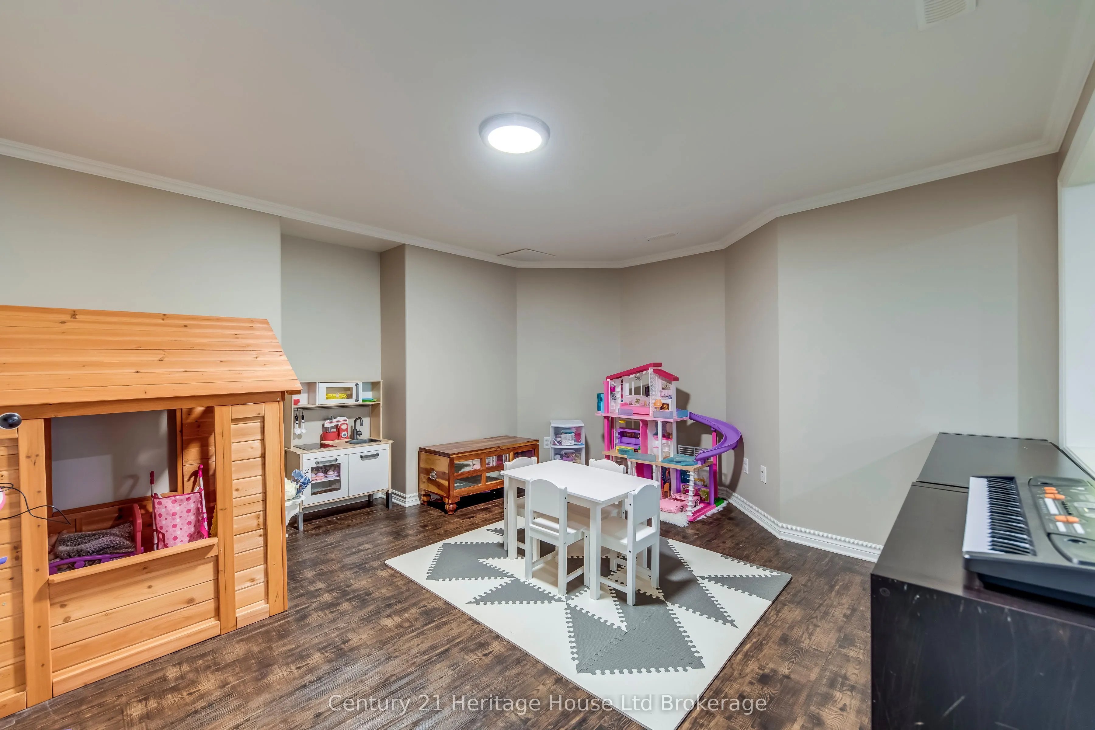 16 Sweetman Drive
