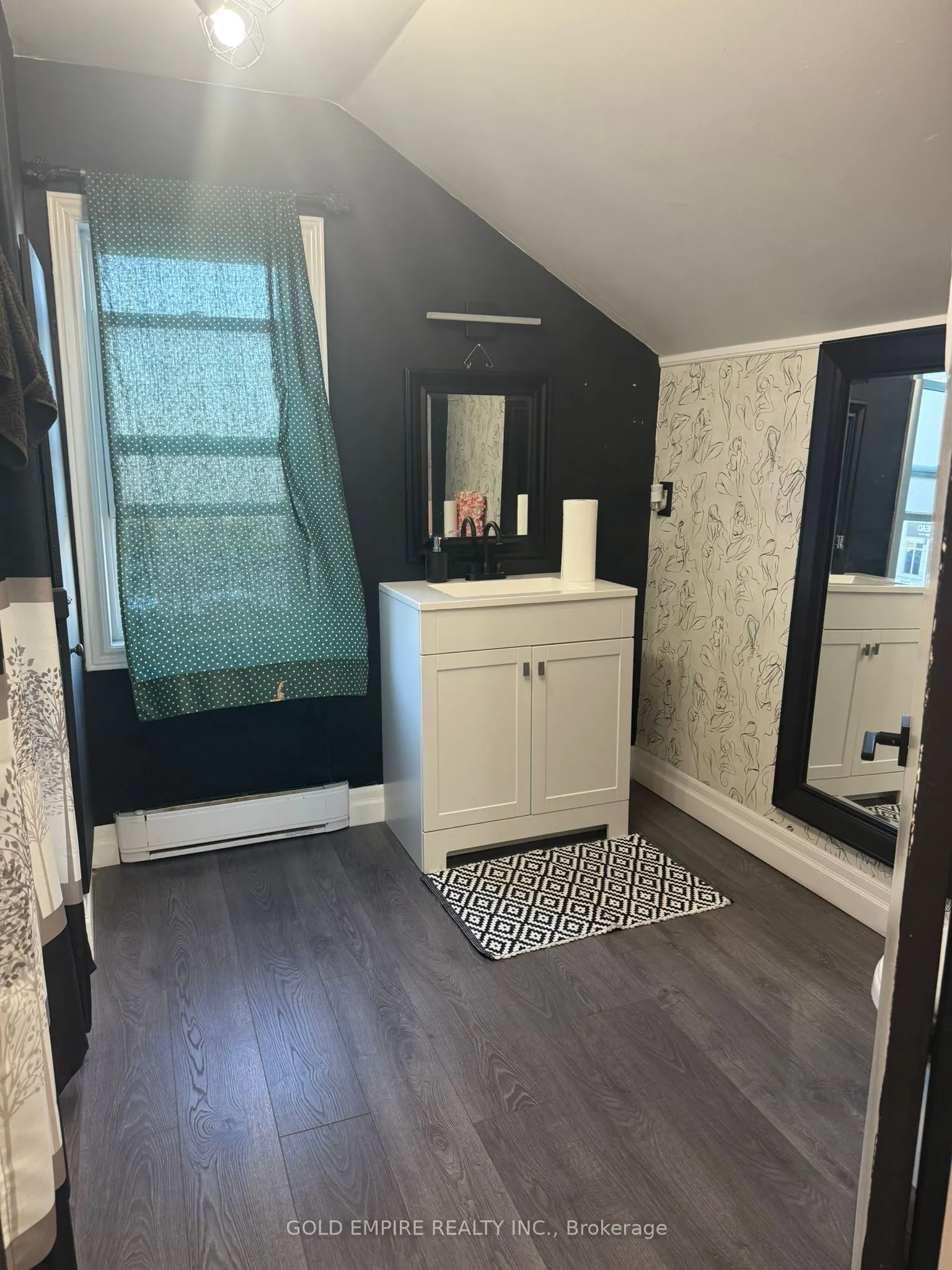 1041 Gainsborough Road