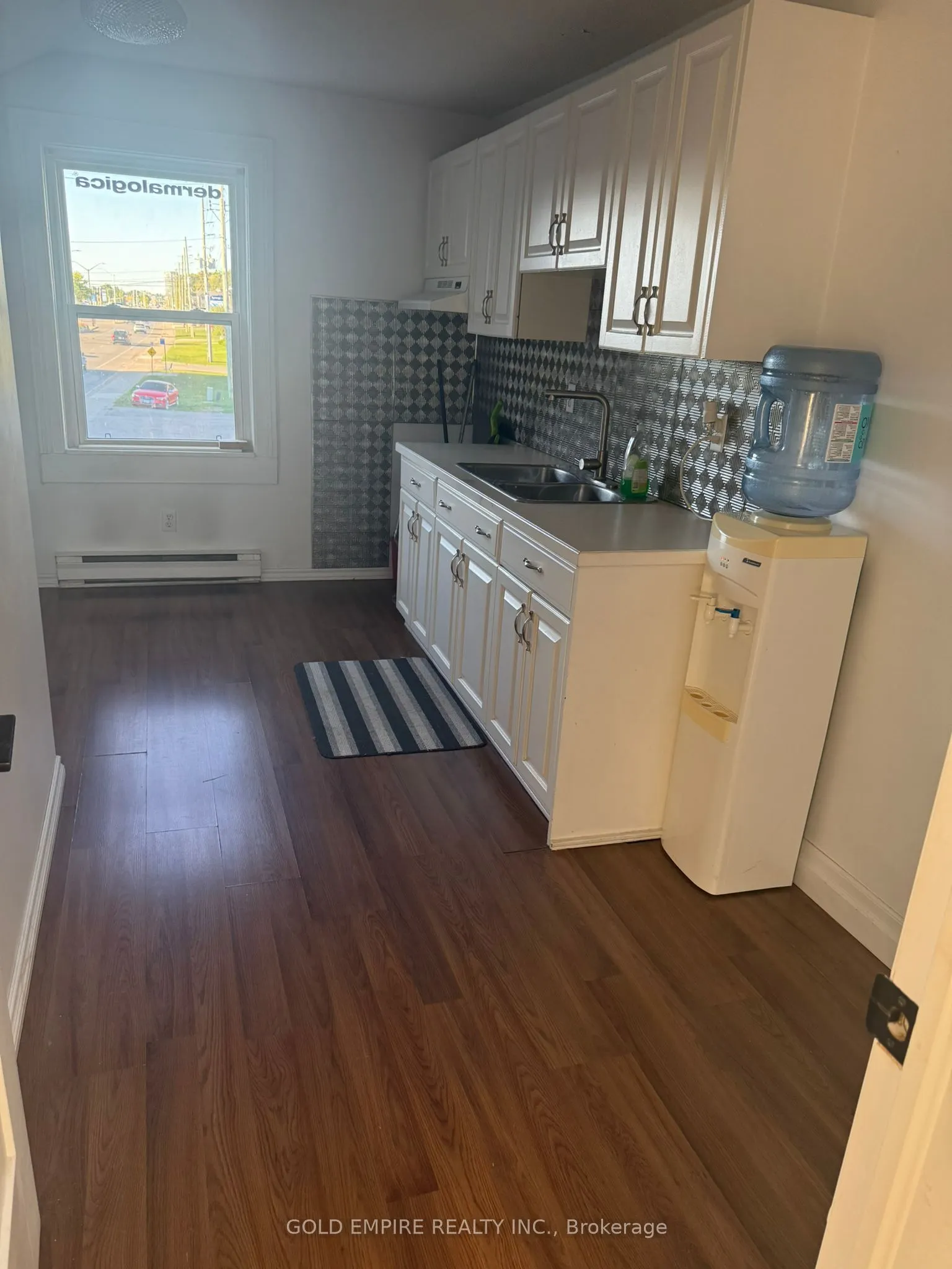 1041 Gainsborough Road