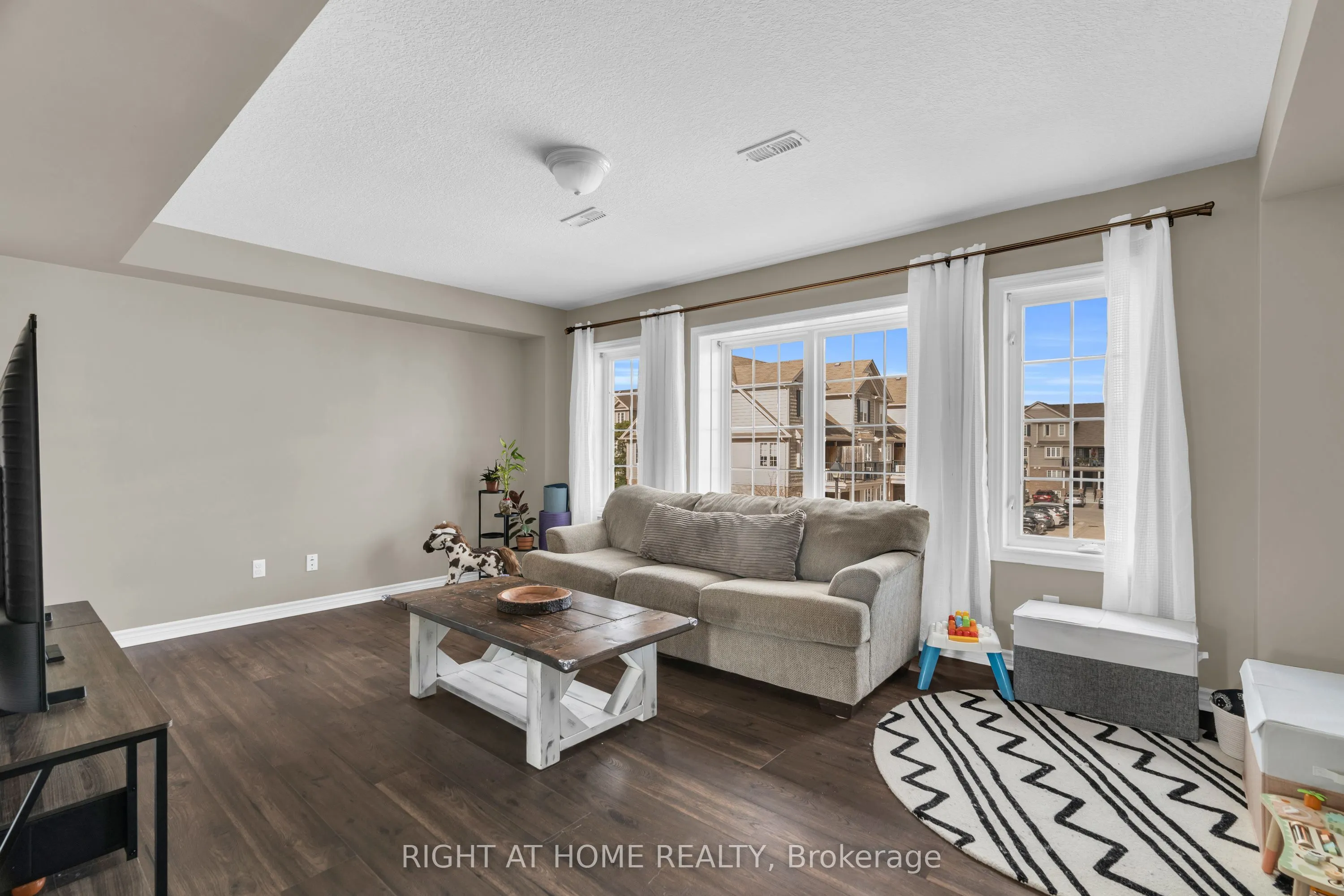 630 Woodlawn Road E, #B