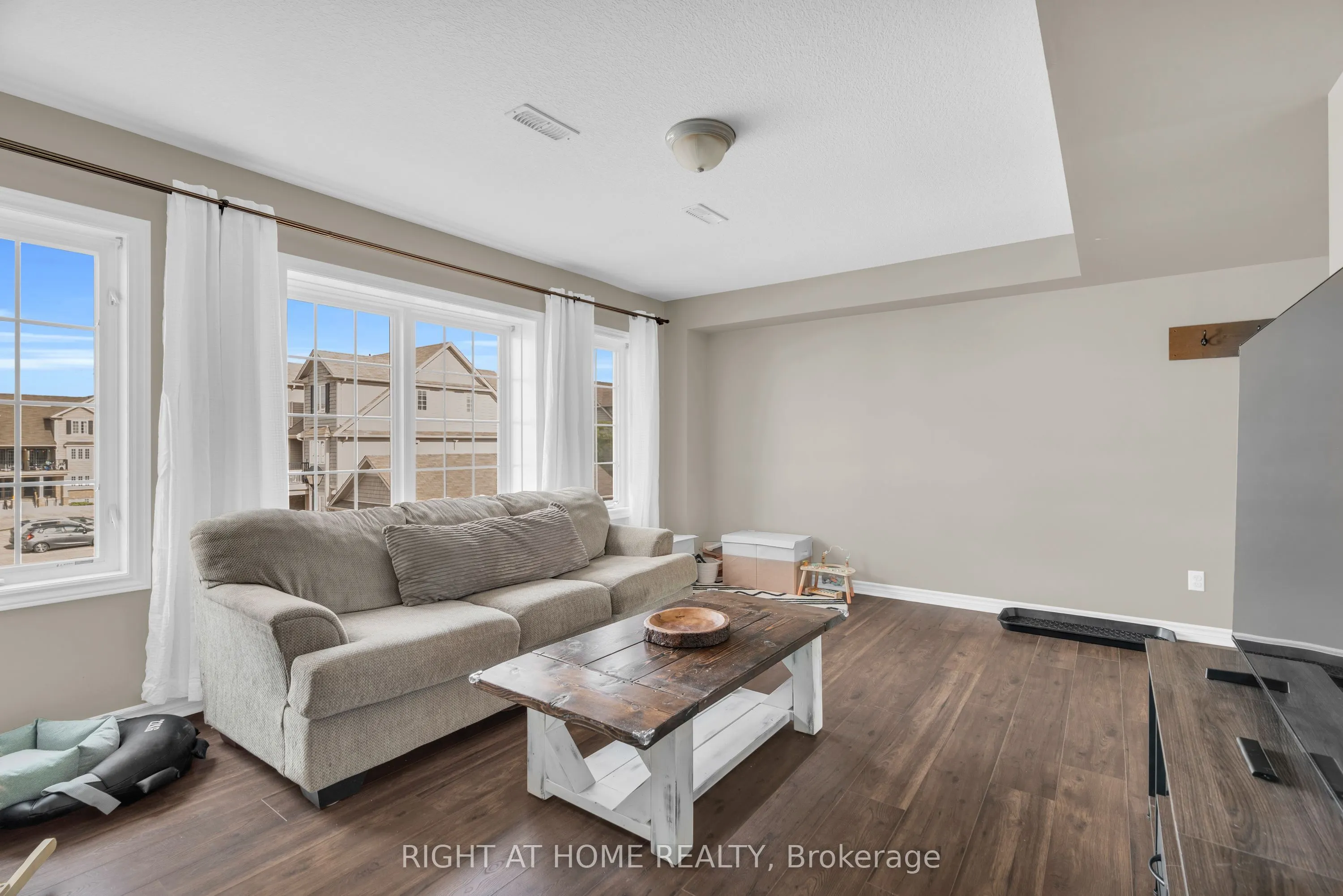 630 Woodlawn Road E, #B