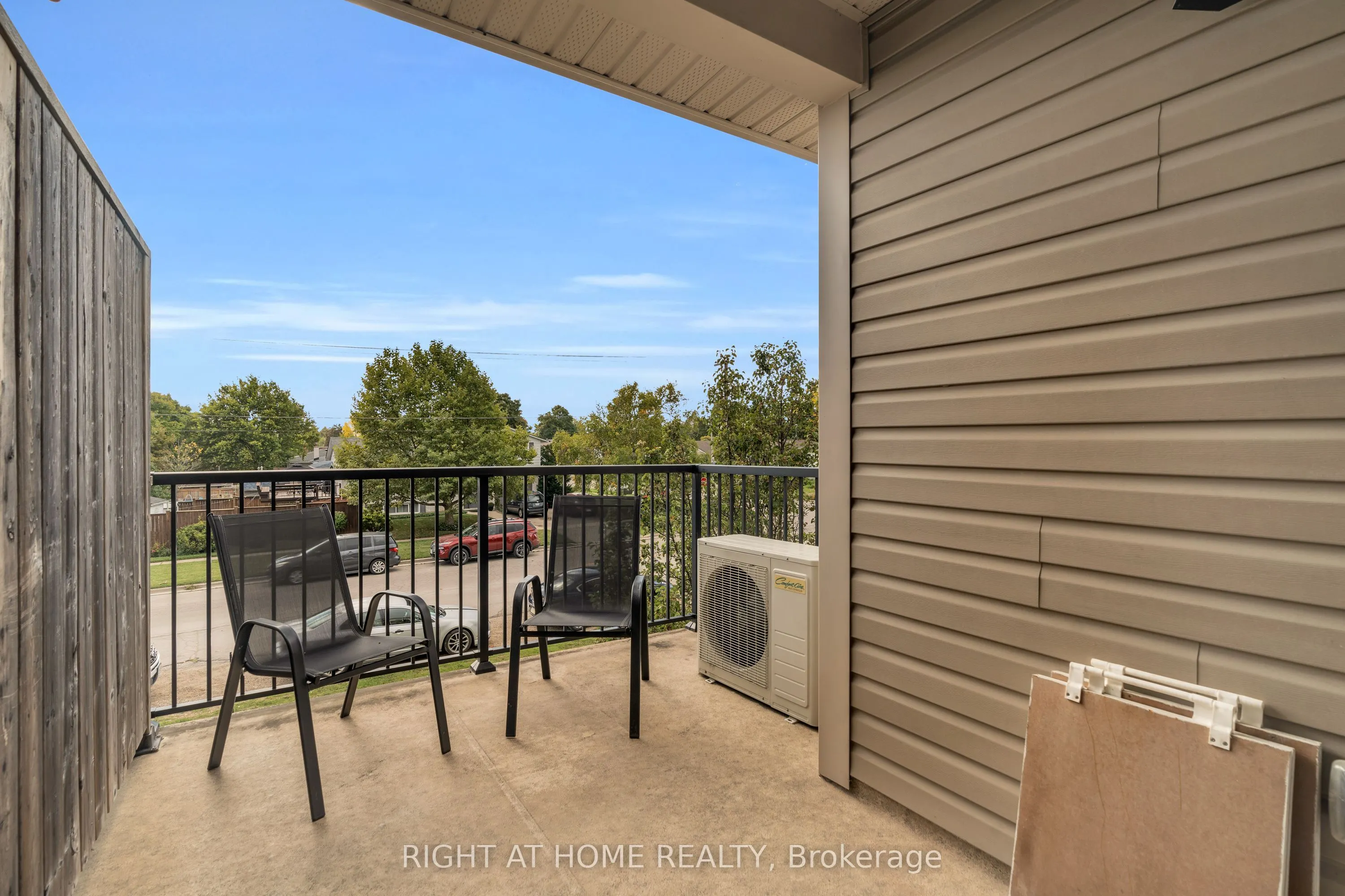 630 Woodlawn Road E, #B