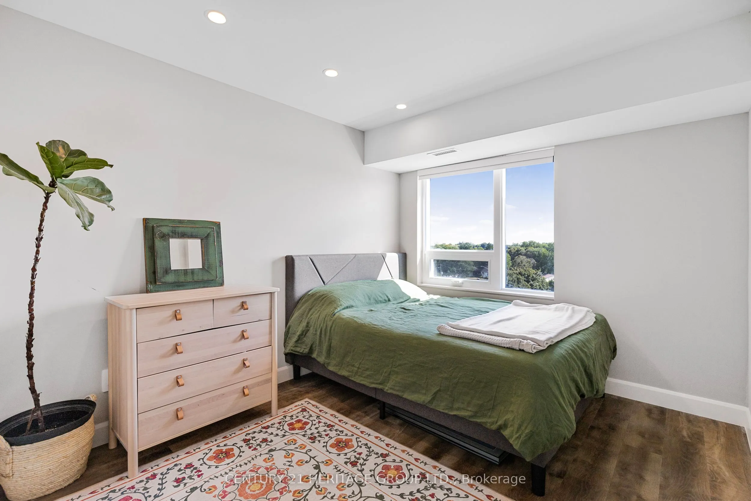 34 Norman Street, #606