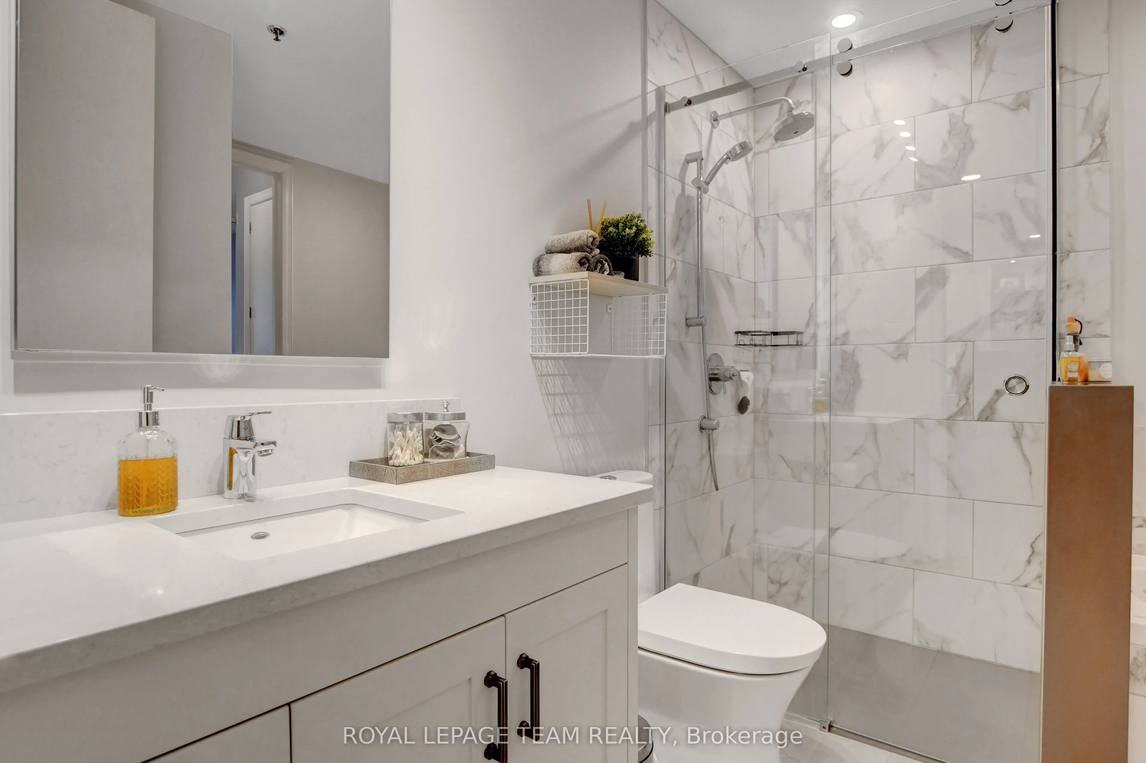 400 Mcleod Street, #102