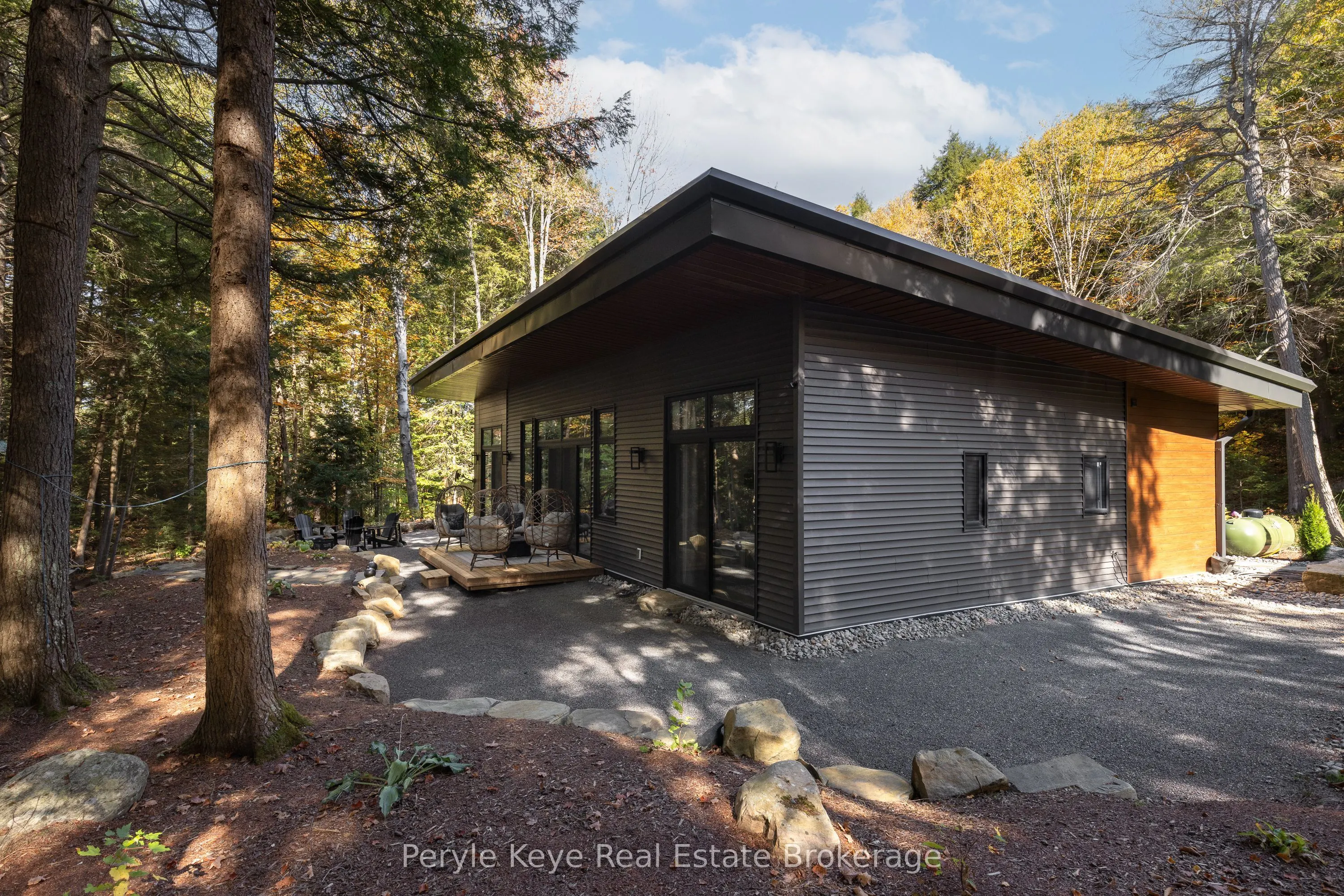 1-1387 Oxbow Lake Road
