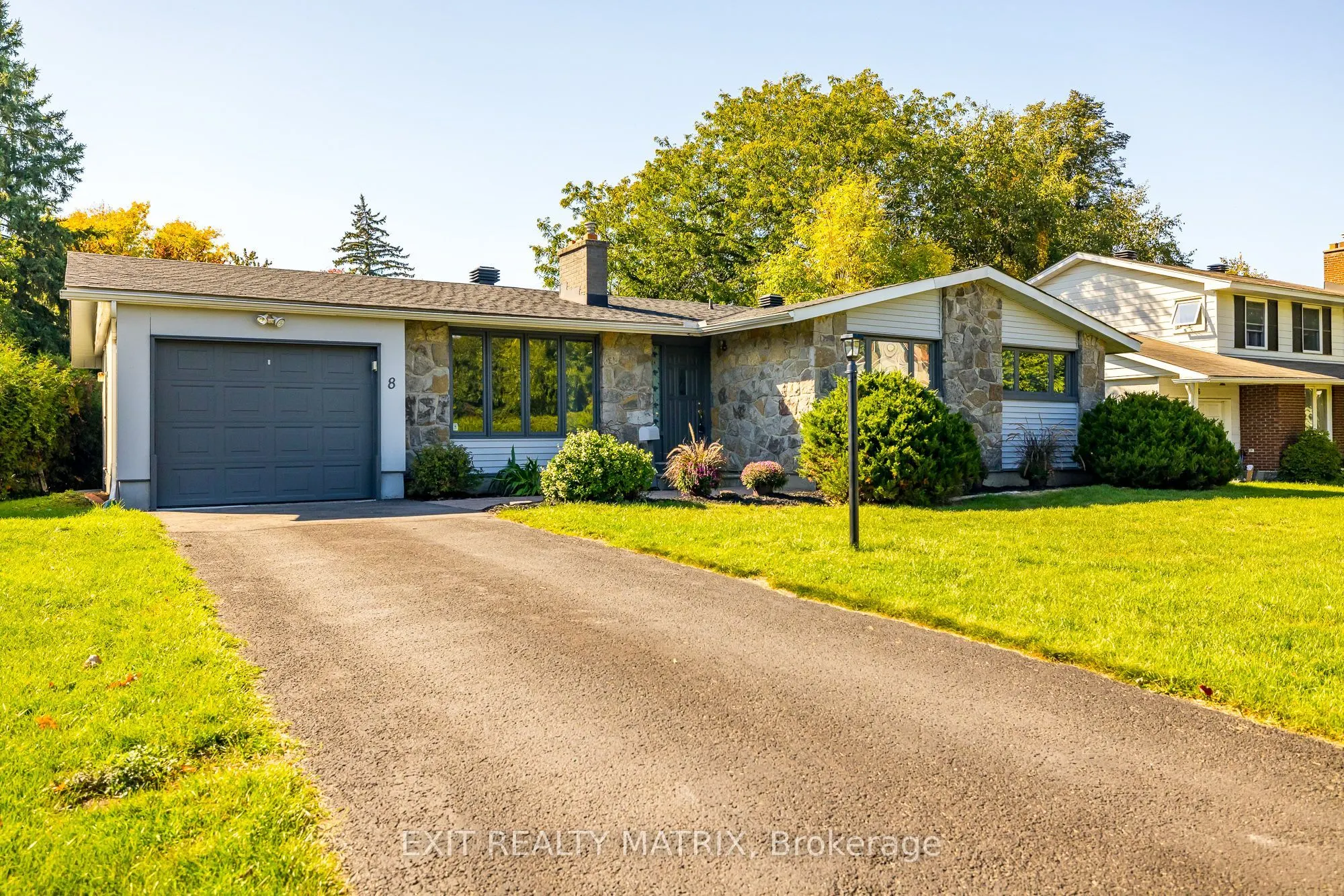 8 Brian Crescent