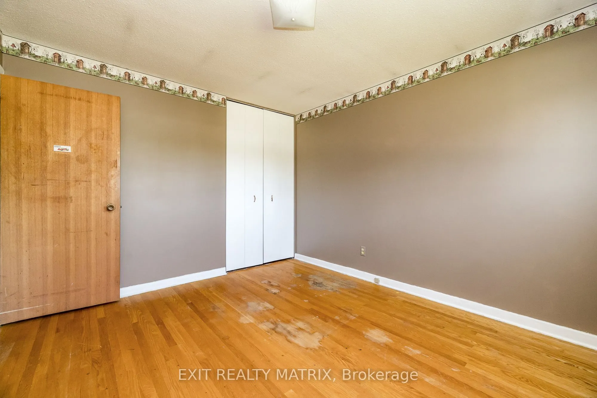 8 Brian Crescent