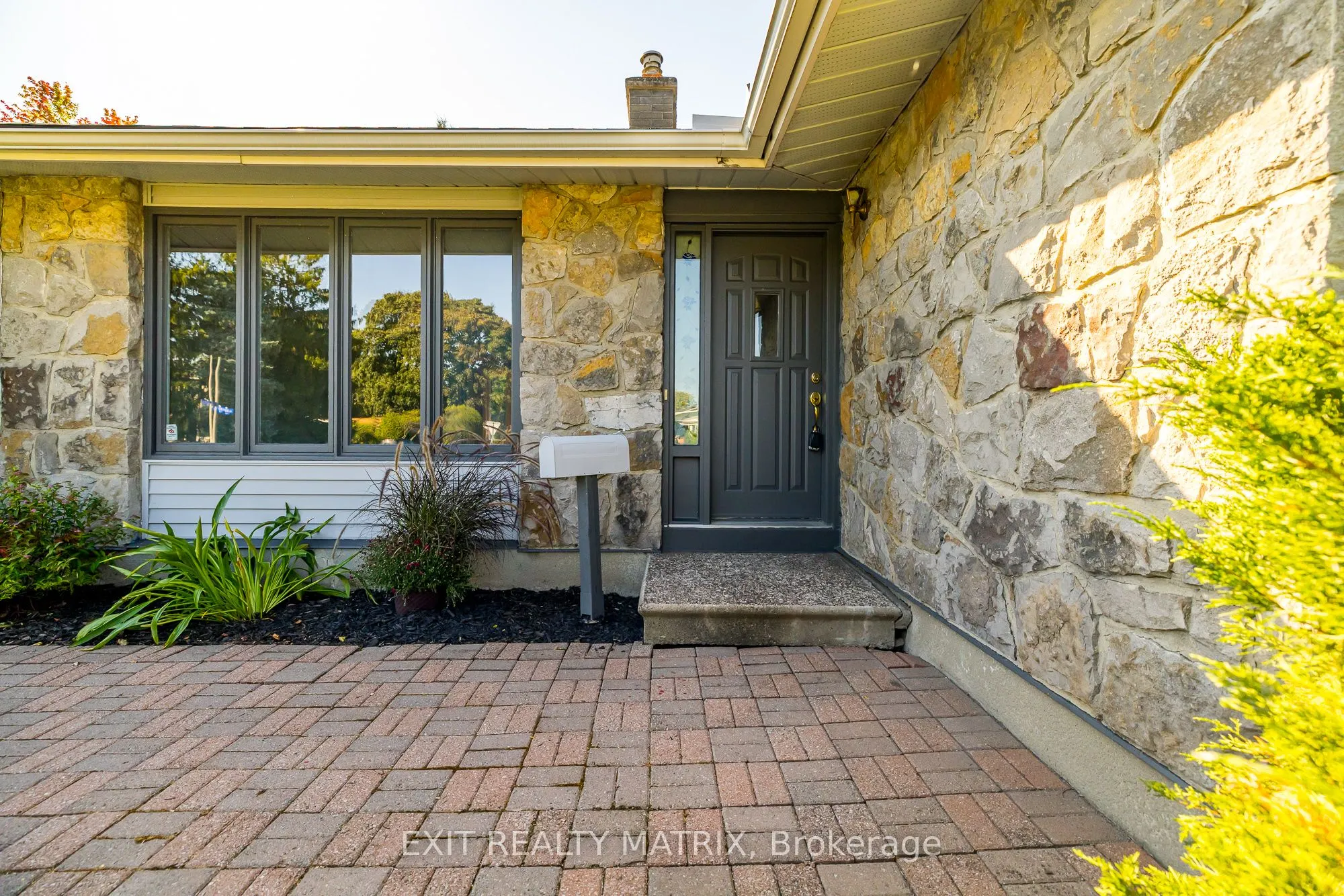 8 Brian Crescent