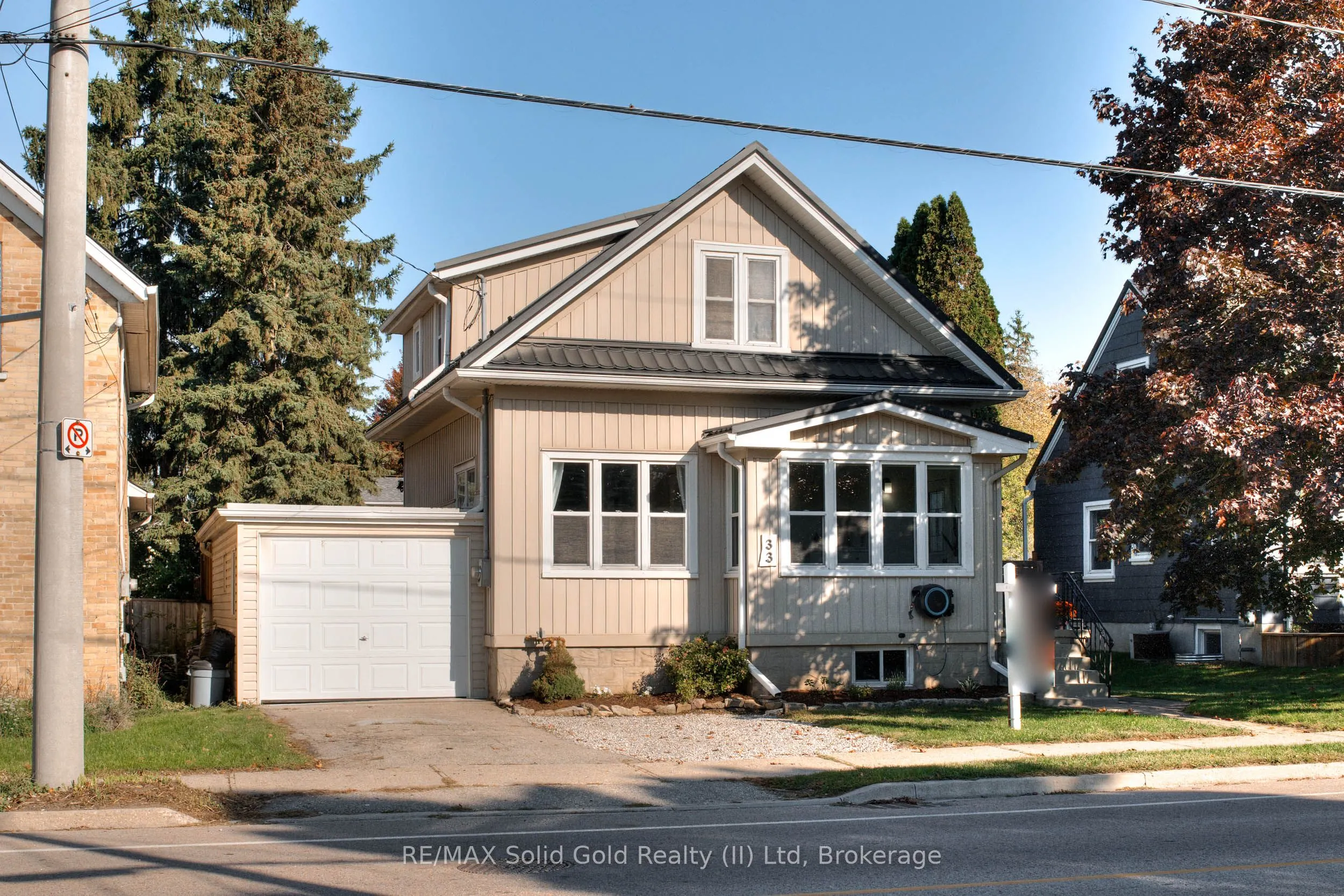 33 Bloomingdale Road N