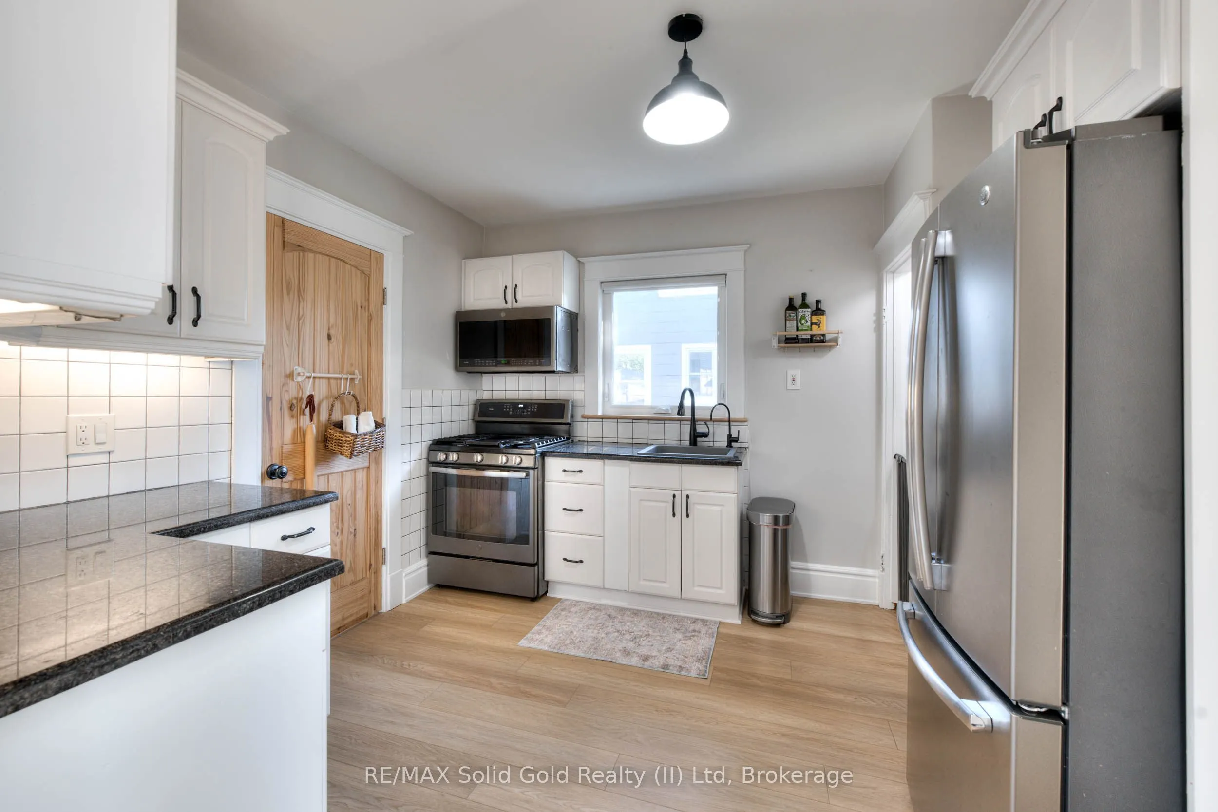 33 Bloomingdale Road N